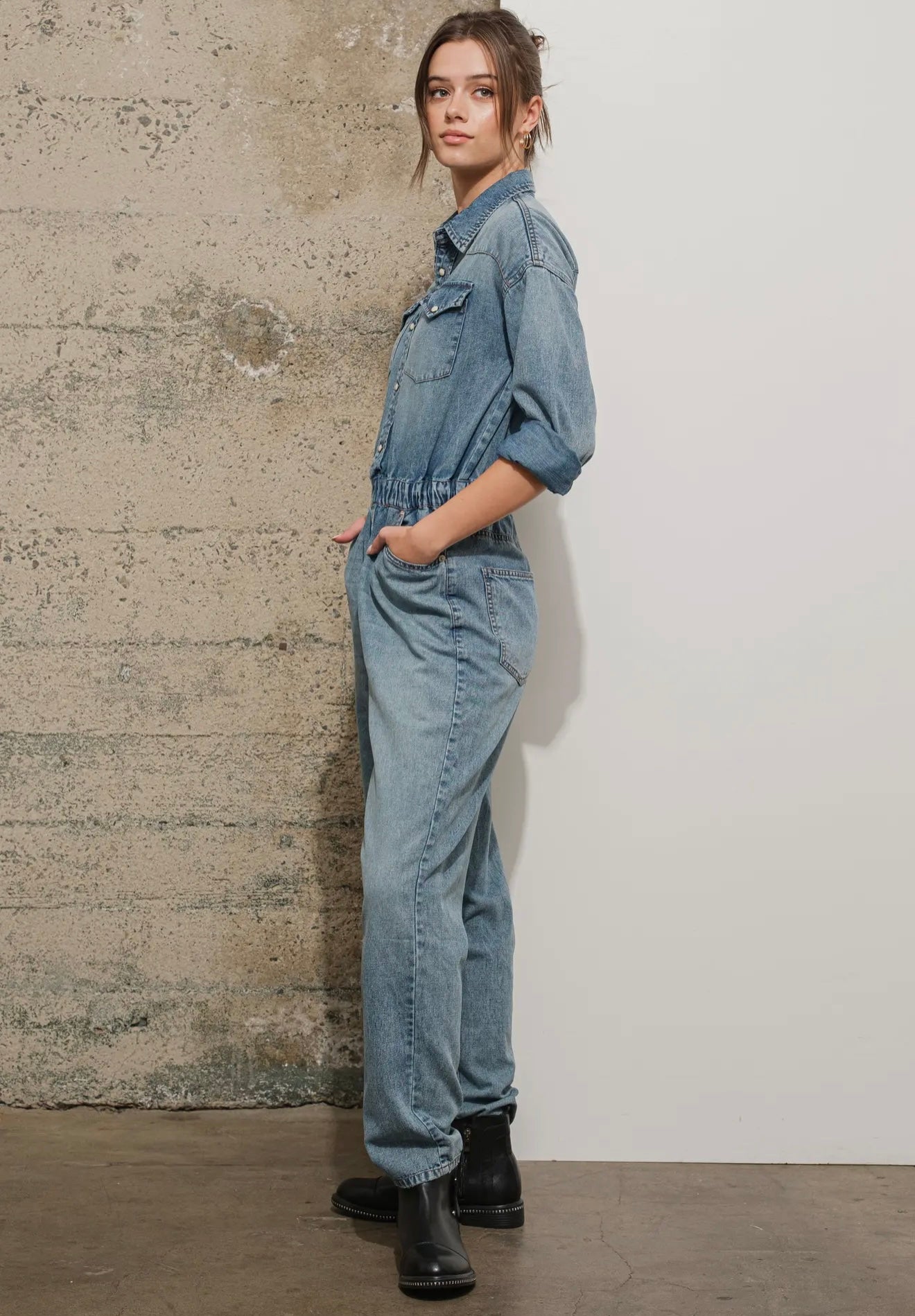 Western Yoke Pocket
Denim Jumpsuit