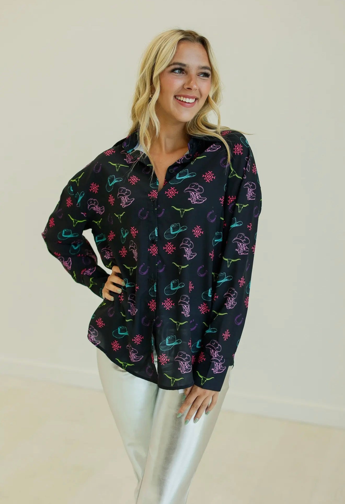 Kathryn Classic Button-Up, Black
Western Elements