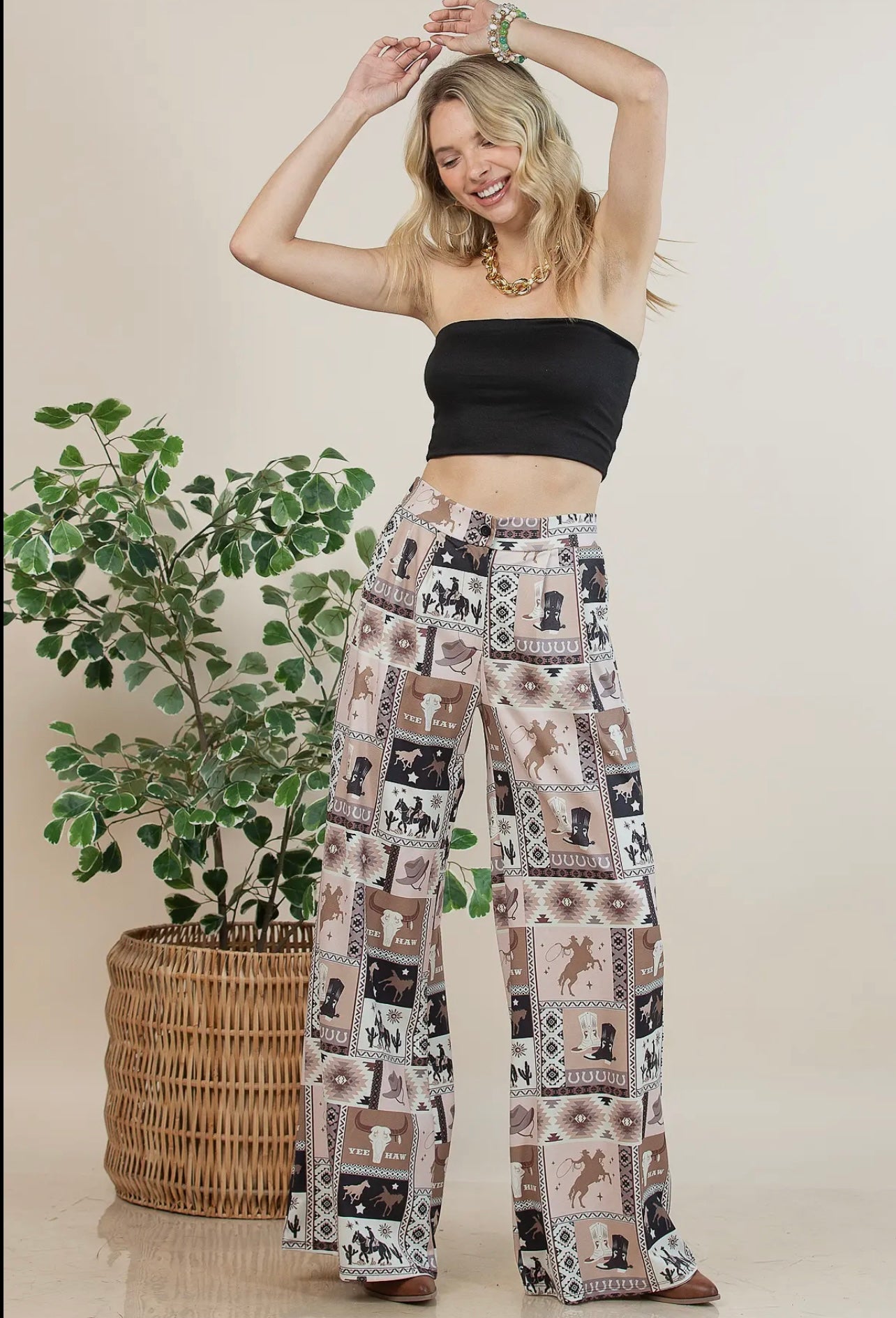 Nora Western Patch Collage
Print Slack Pants
