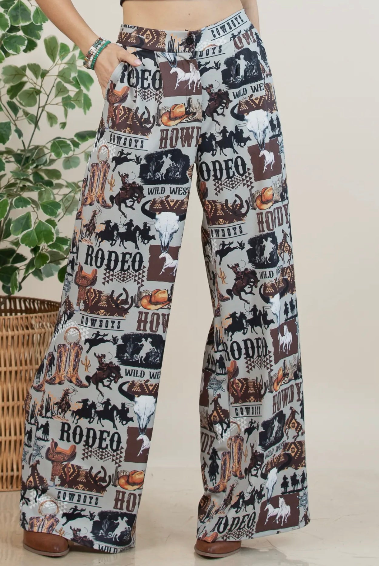 Killa Howdy Lucky Print
Slack Pants