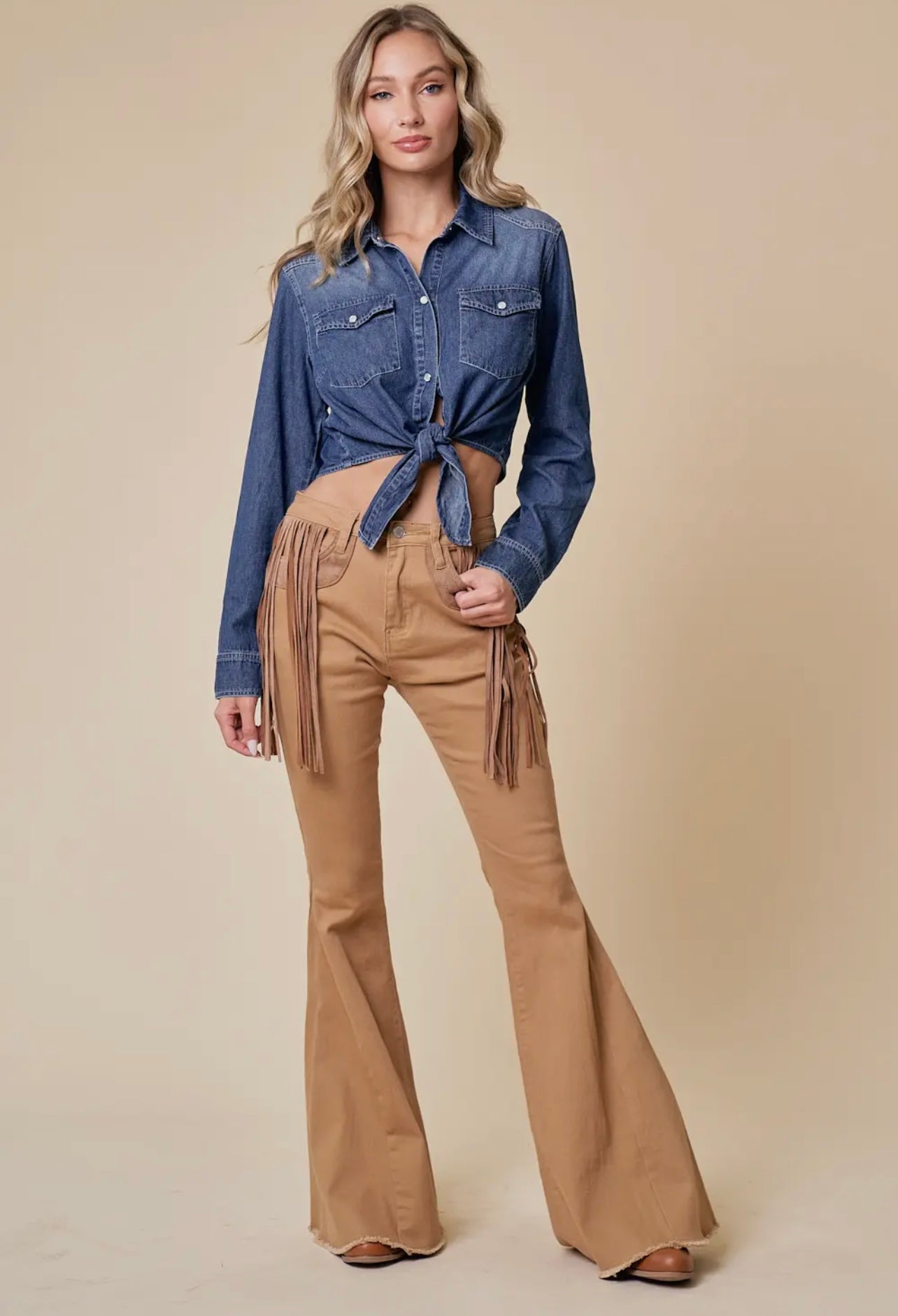 Dark Wash Western Tie Front
Button Down Lt Denim Top