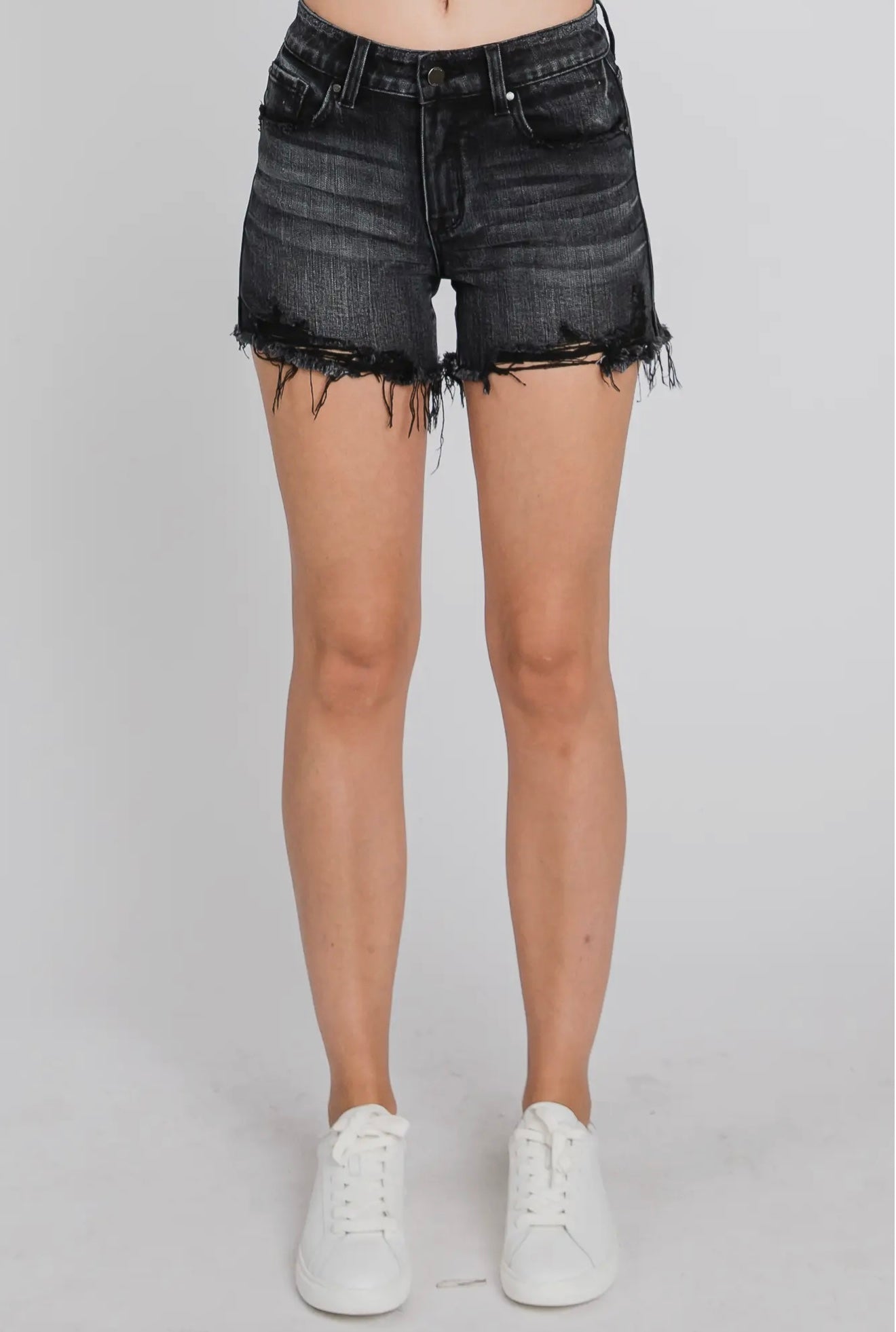 Petra153 High Rise Comfort Stretch
Shorts w/ Frayed Hem