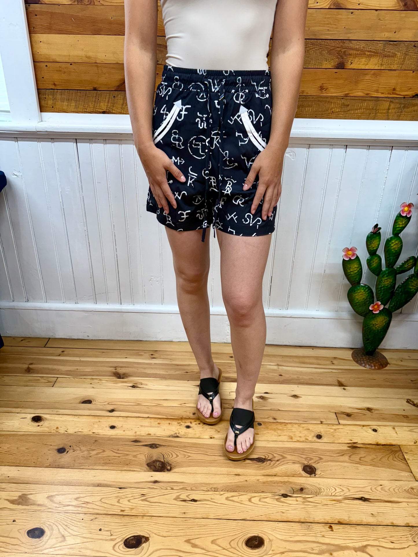 Black Cattle Brand Pearl Snap Shirt W
Drawstring Short Set