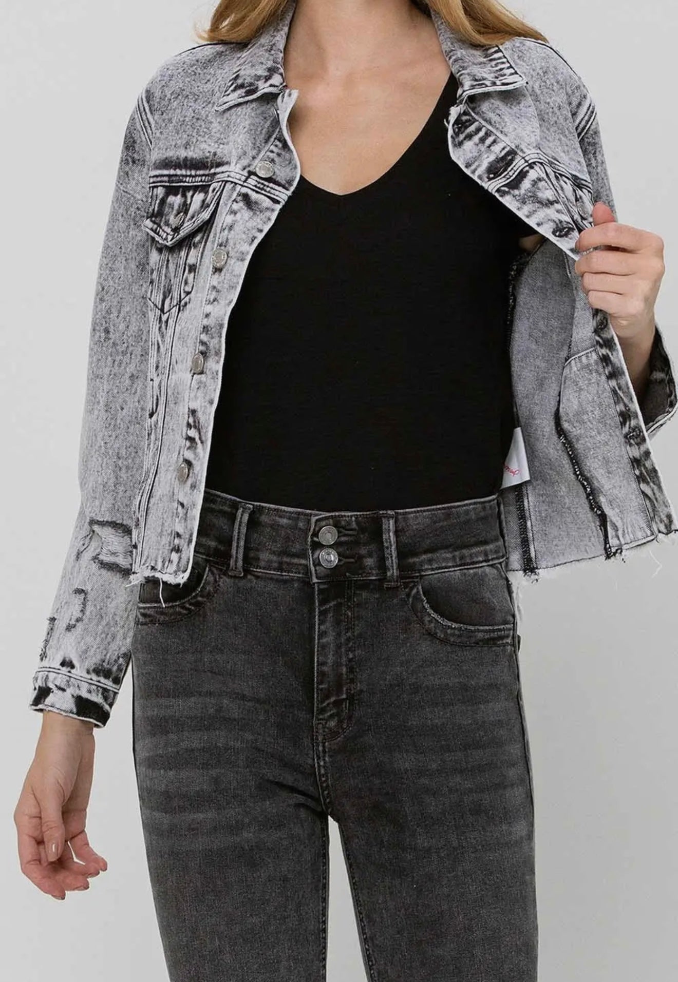 Distressed Classic Crop Denim
Jacket