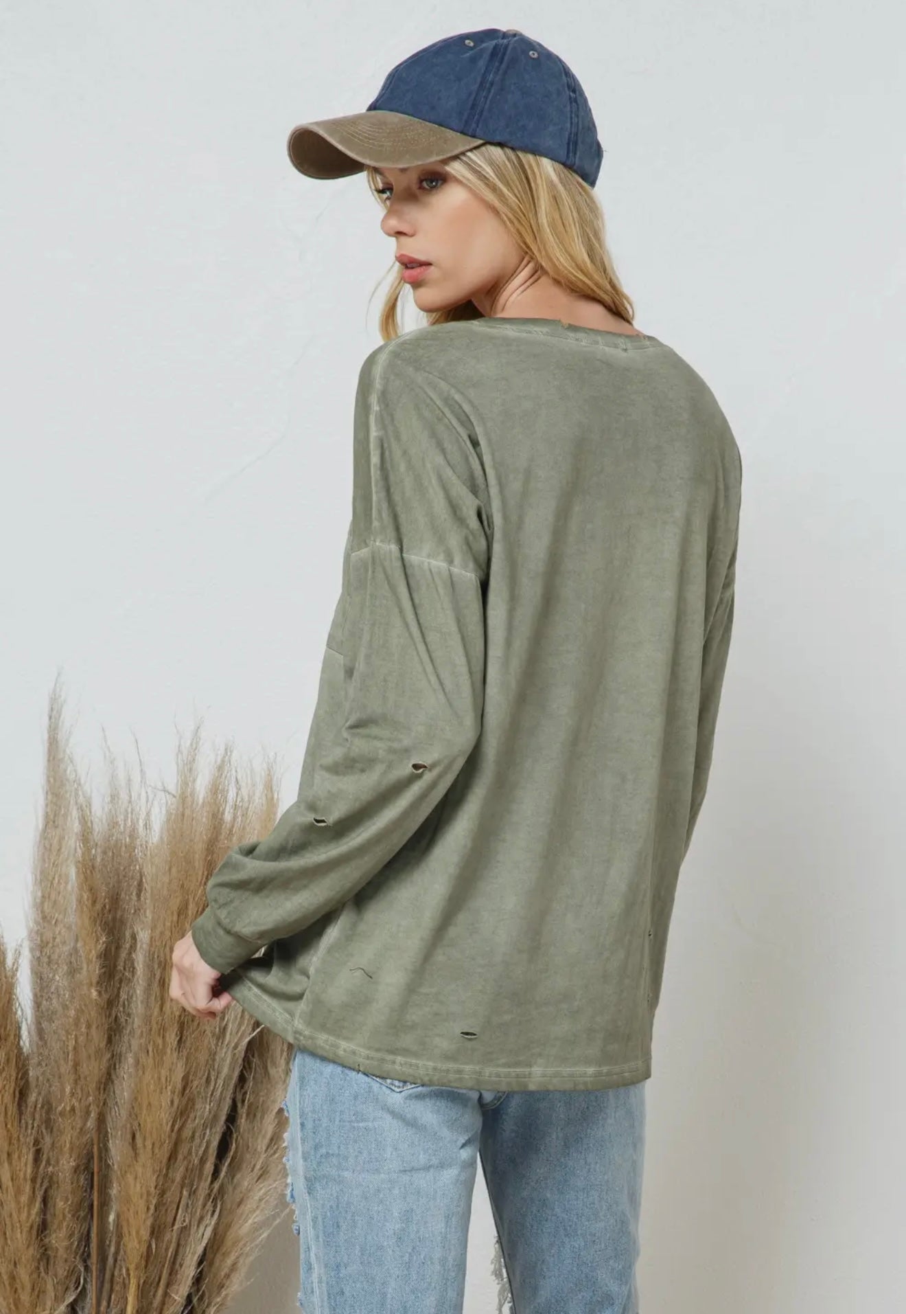 Distressed Mineral Washed
Eagle Graphic Tee