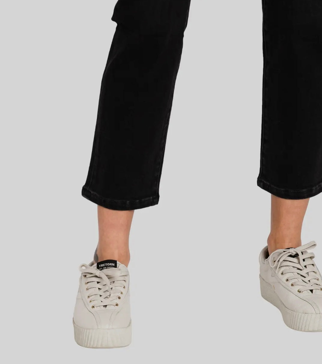 Petra153 High Rise Stretch Slim
Straight Jeans