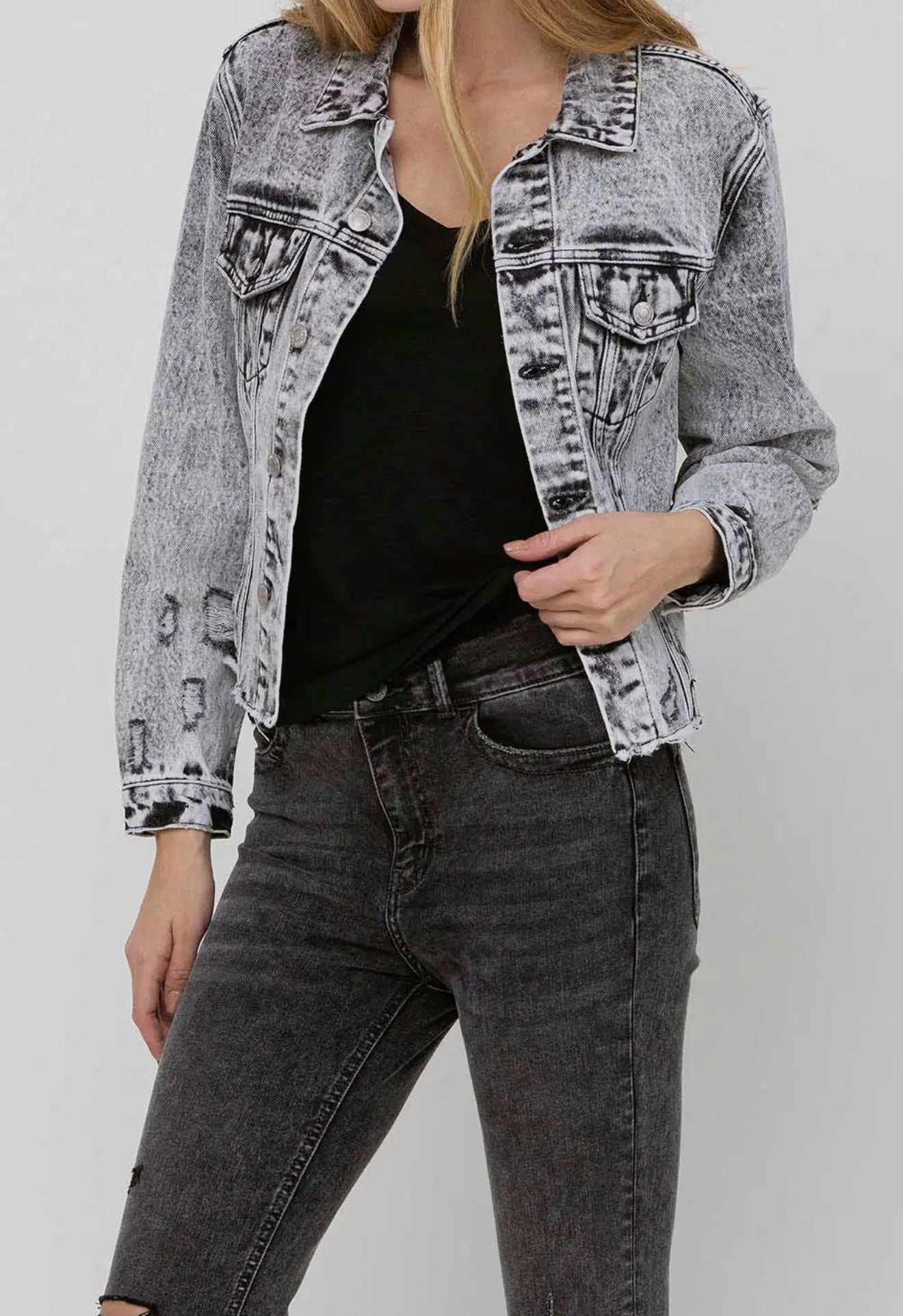 Distressed Classic Crop Denim
Jacket