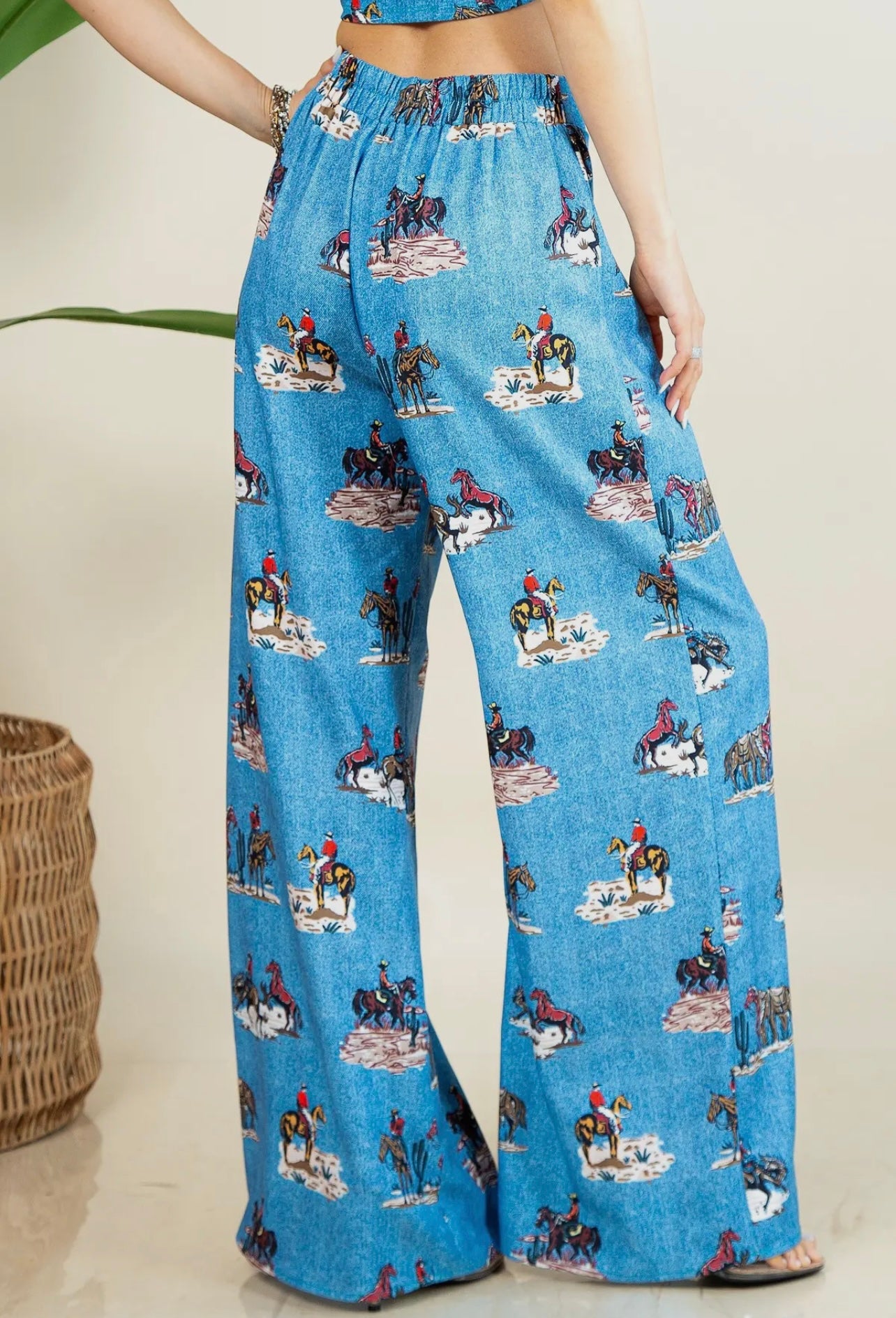 Western Running Horses
Print Elastic Wide Dress Slacks