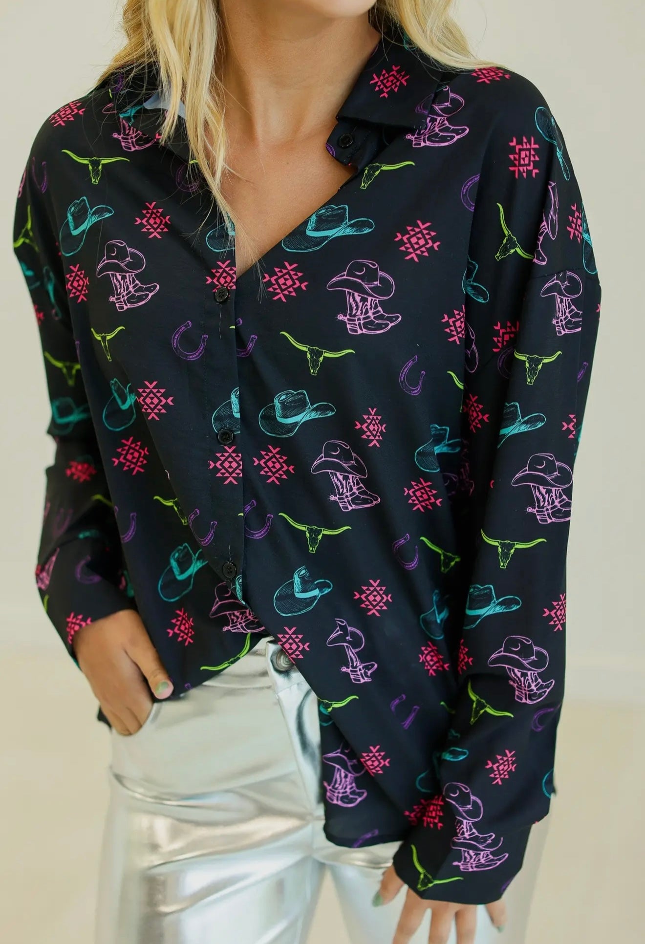 Kathryn Classic Button-Up, Black
Western Elements