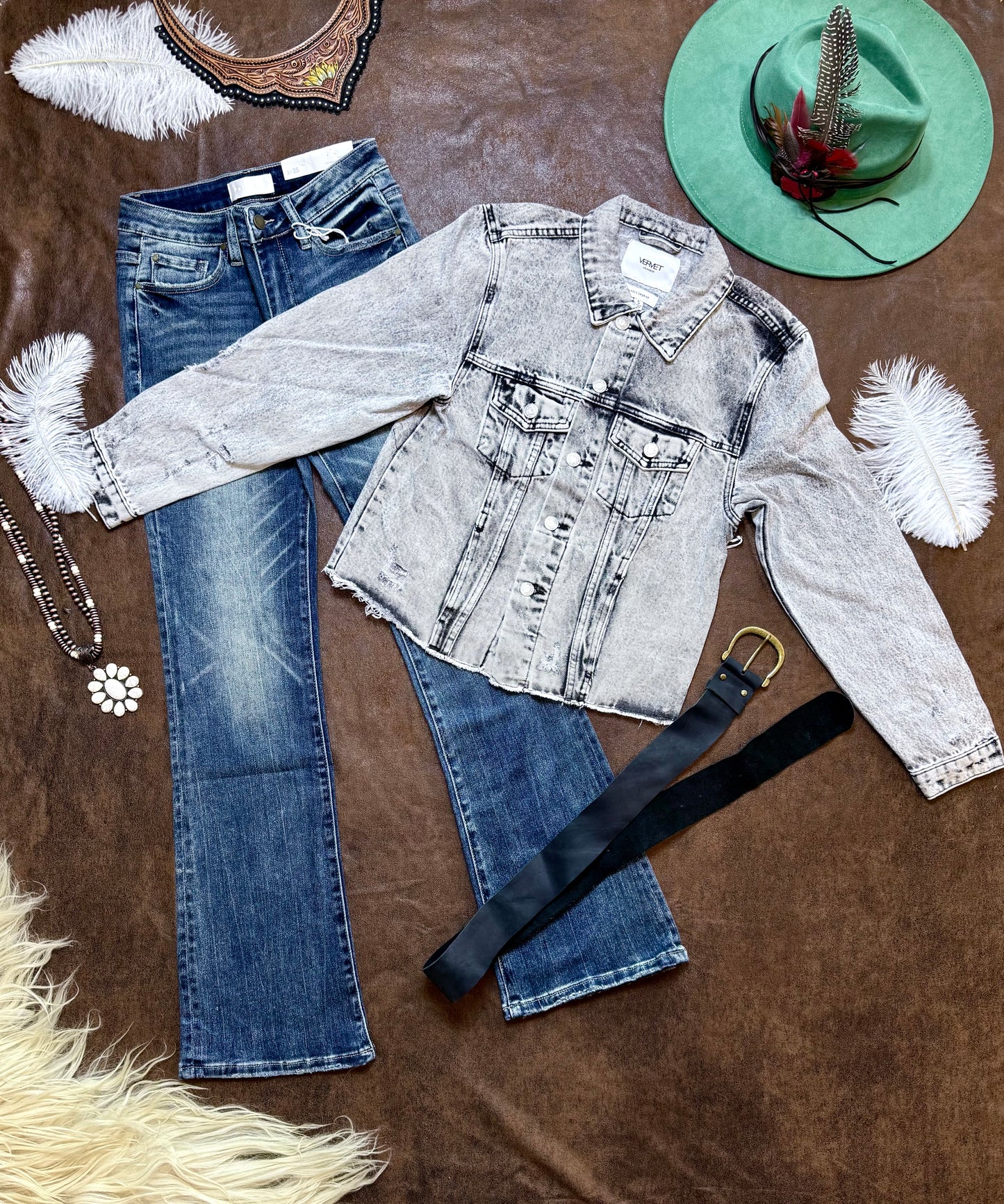 Distressed Classic Crop Denim
Jacket