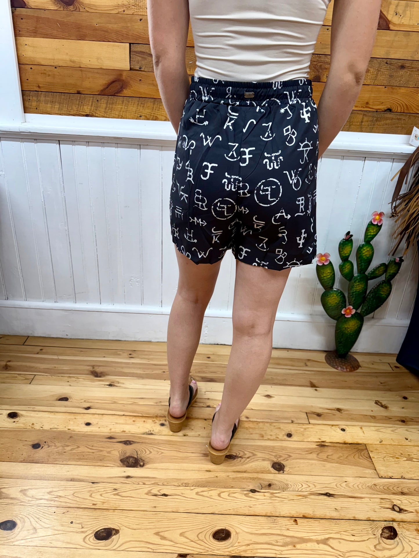 Black Cattle Brand Pearl Snap Shirt W
Drawstring Short Set