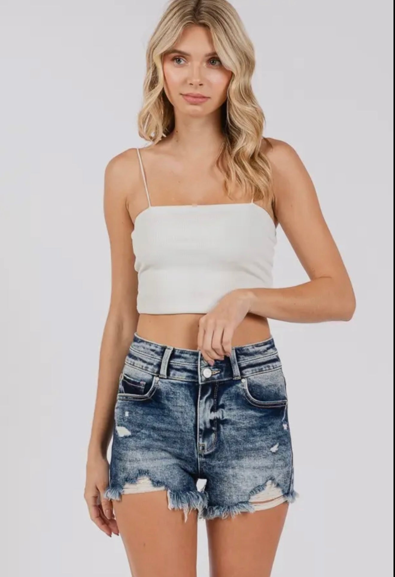 Petra153 High Rise Stretch Destroy
Shorts w/ Frayed Hem