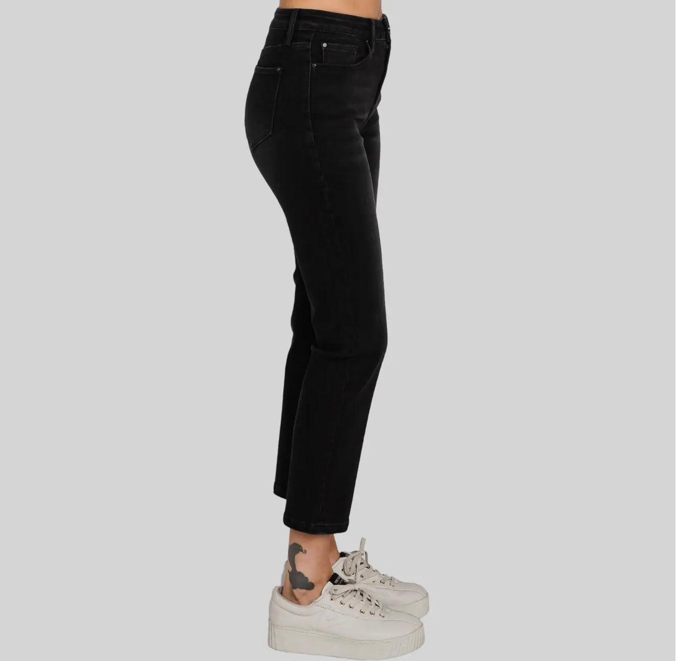Petra153 High Rise Stretch Slim
Straight Jeans