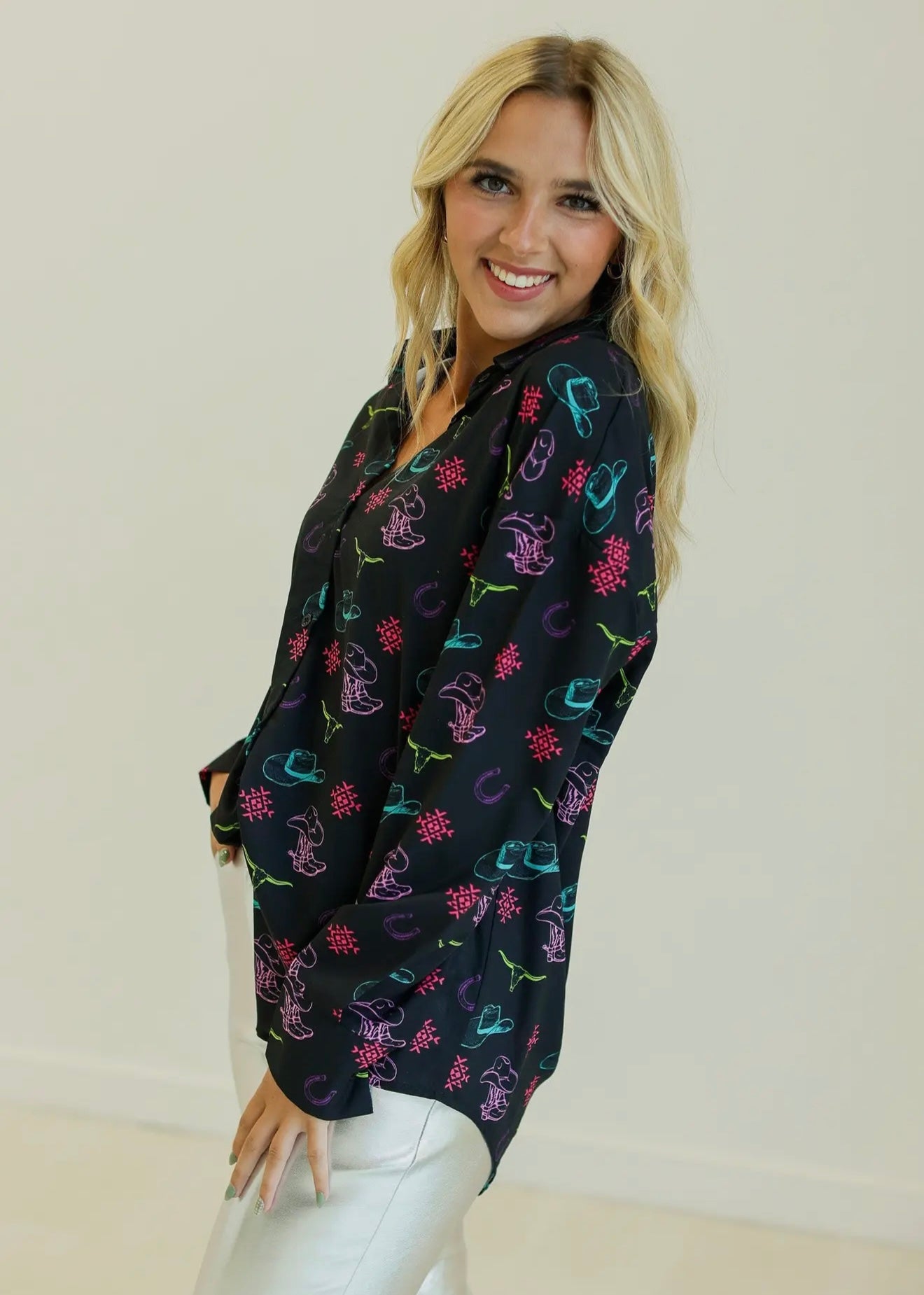 Kathryn Classic Button-Up, Black
Western Elements