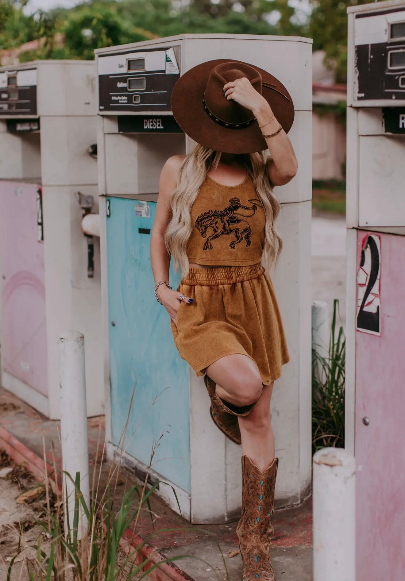 Bronc Bustin' Weekend 2 Piece
Crop Set - Mustard