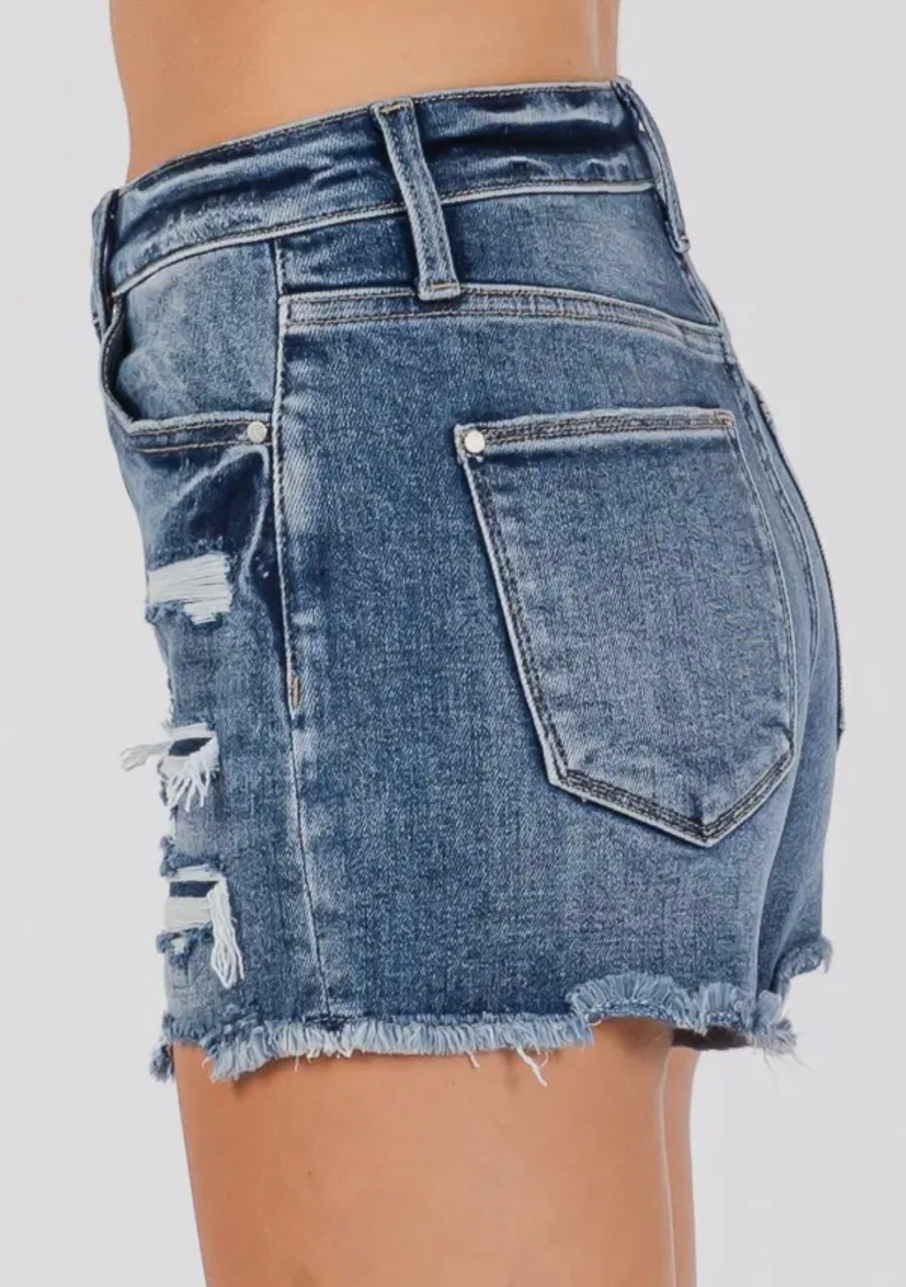 Petra153 High Rise Stretch Patched
Short w/ Frayed Hem