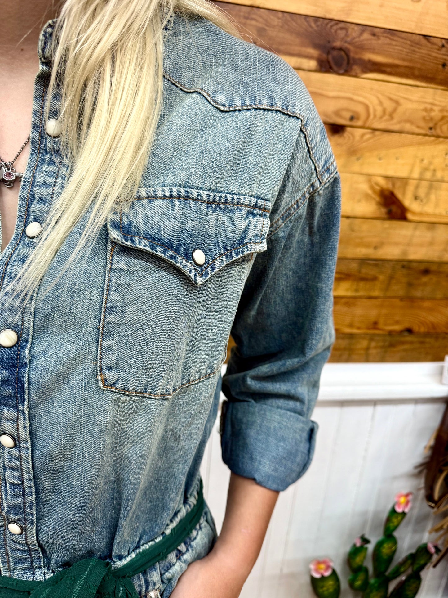 Western Yoke Pocket
Denim Jumpsuit