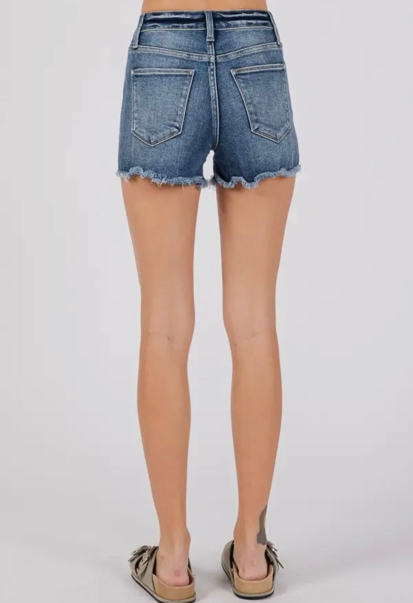Petra153 High Rise Stretch Patched
Short w/ Frayed Hem