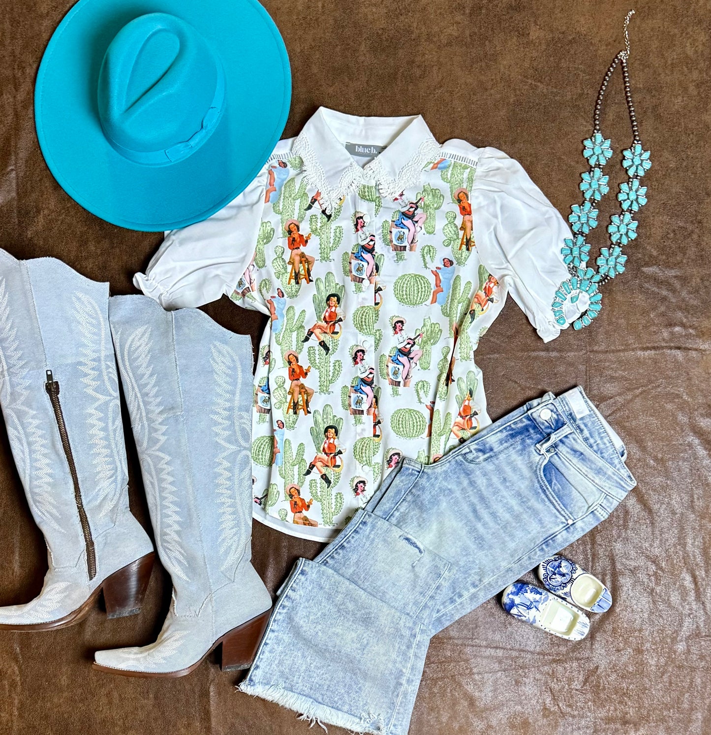 Pin Up Girl Cactus Print Lace
Collar Blouse