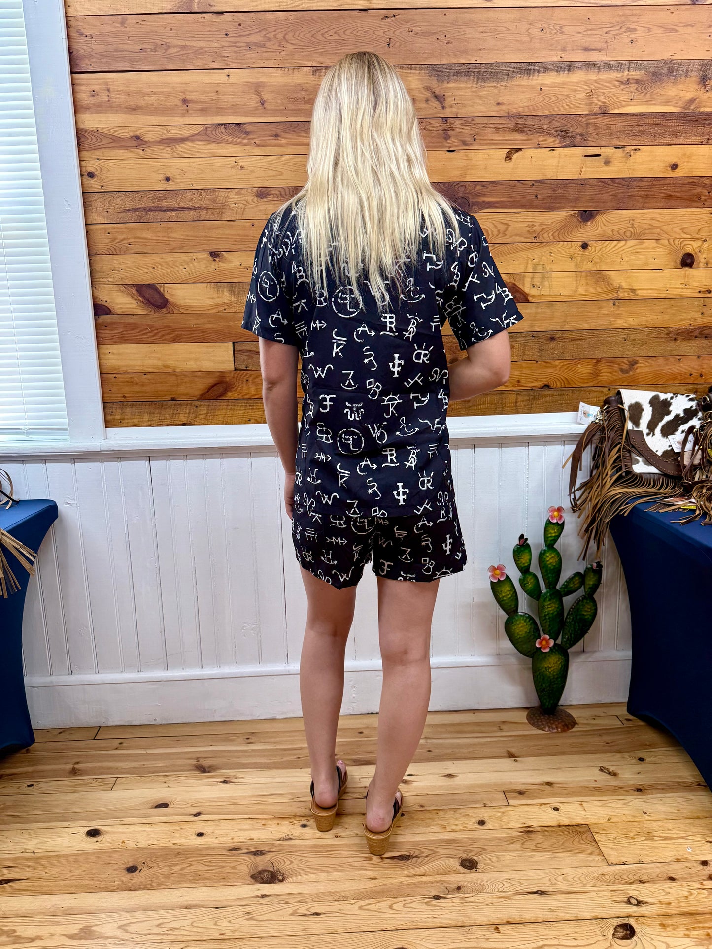 Black Cattle Brand Pearl Snap Shirt W
Drawstring Short Set