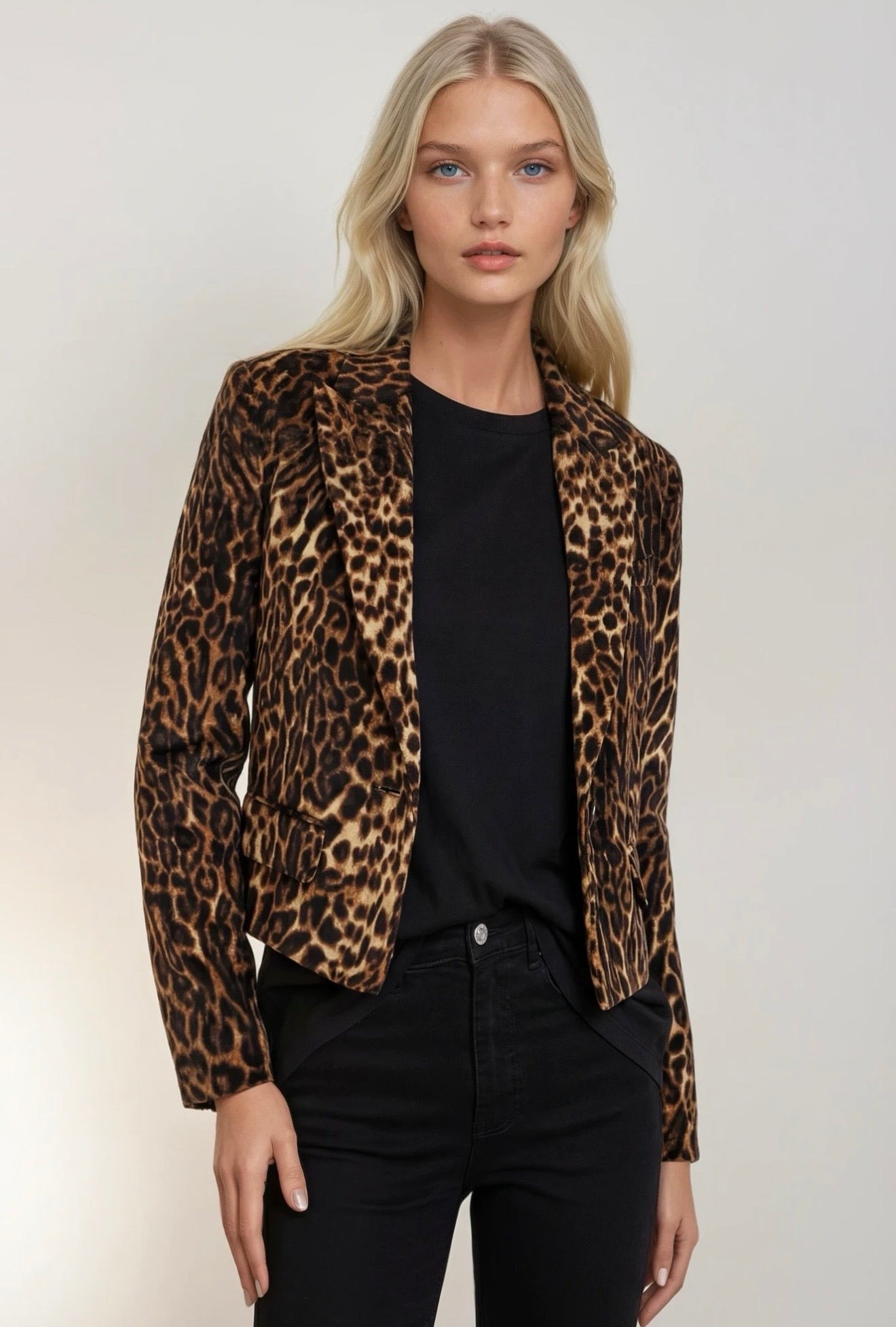 Velvet Leopard Print Cropped
Blazer