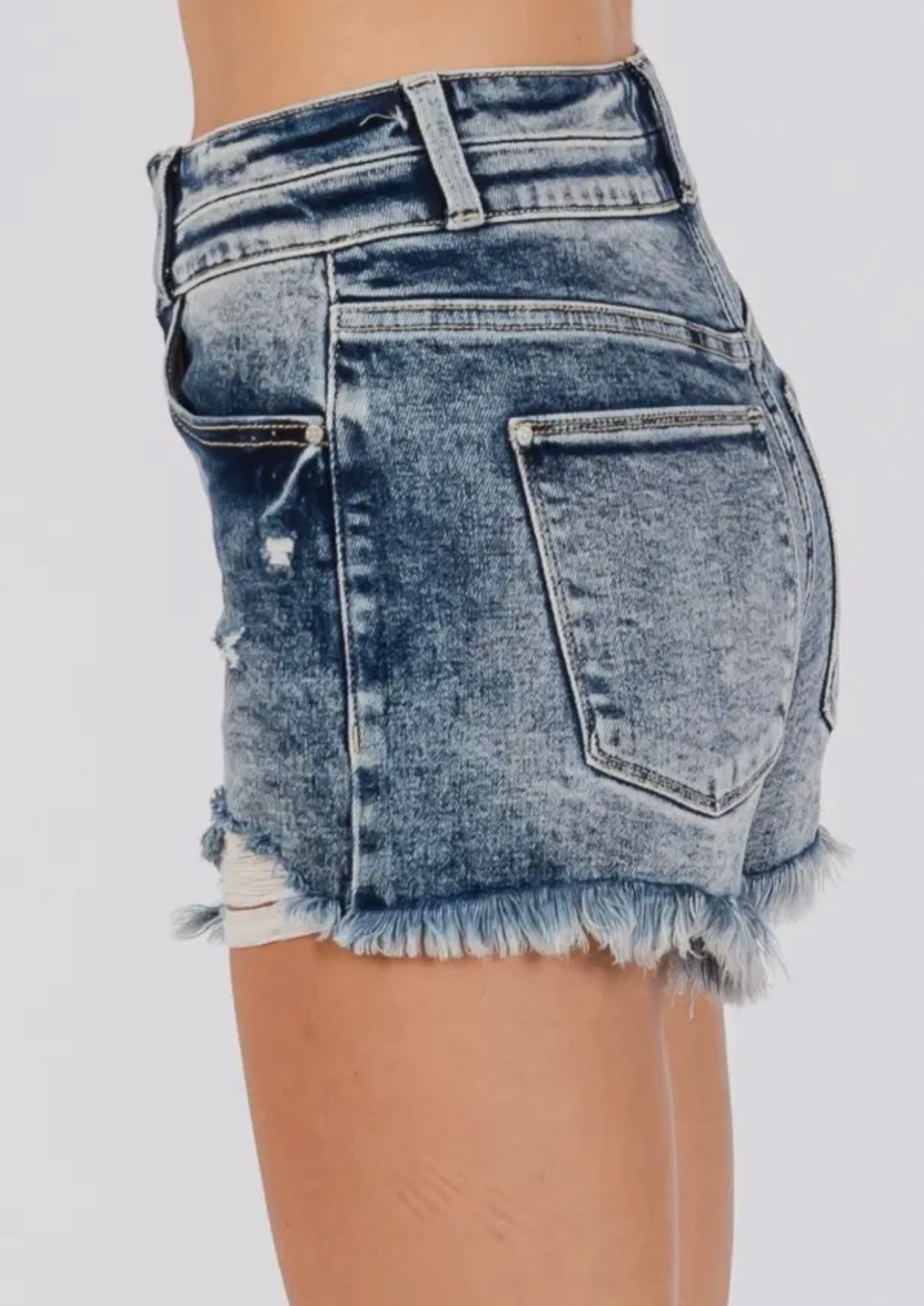 Petra153 High Rise Stretch Destroy
Shorts w/ Frayed Hem