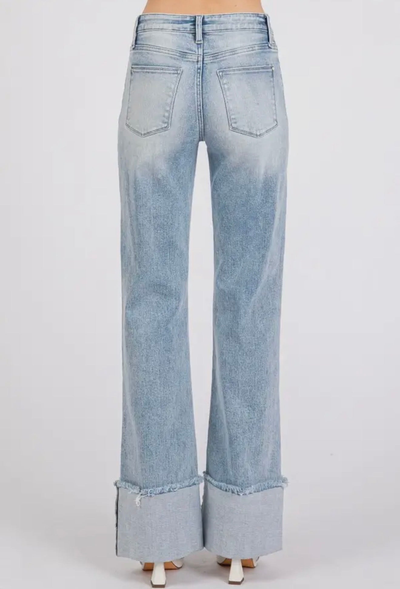 Petra153 High Rise Super Stretch Wide
Flare w/ Cuffed Hem