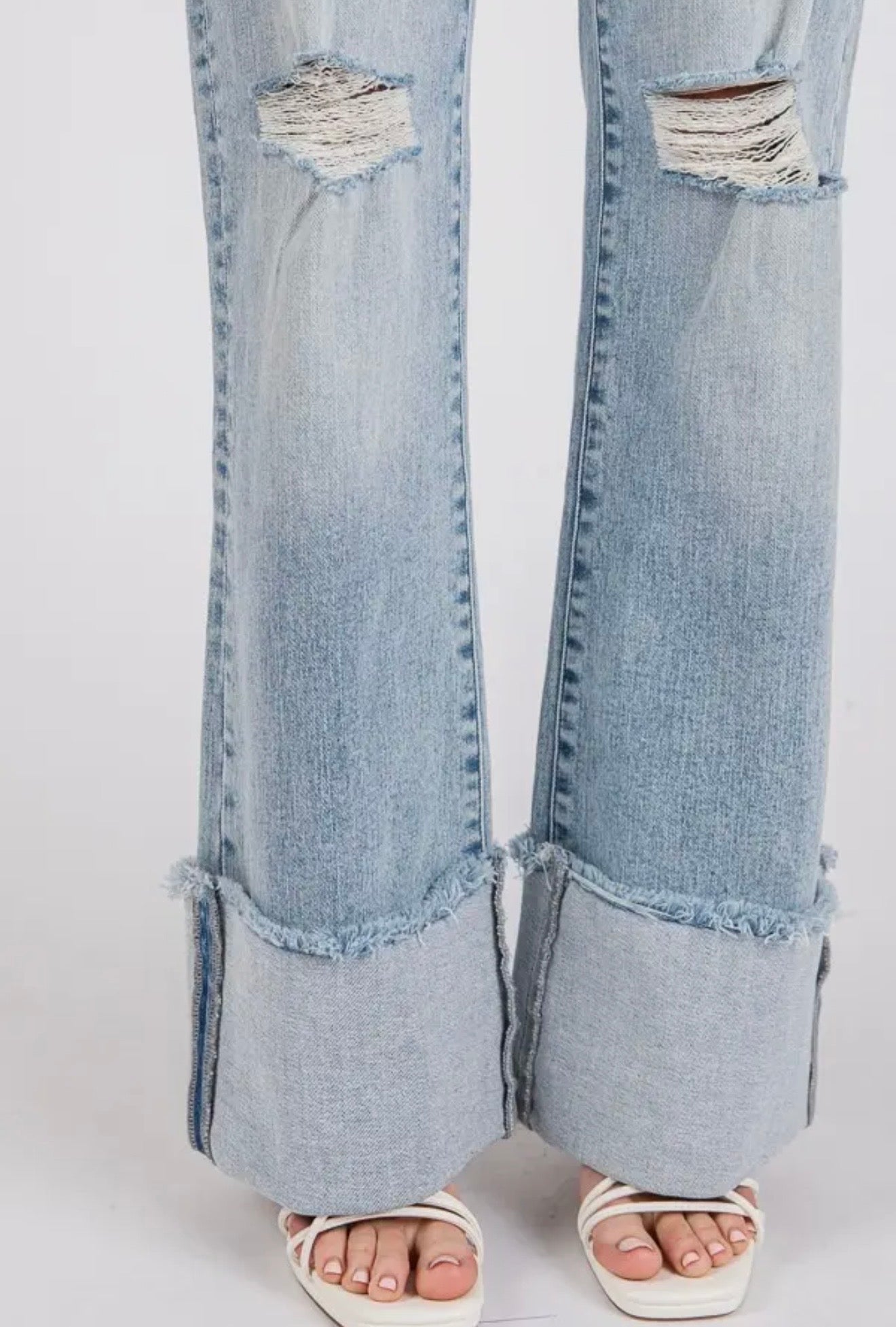 Petra153 High Rise Super Stretch Wide
Flare w/ Cuffed Hem