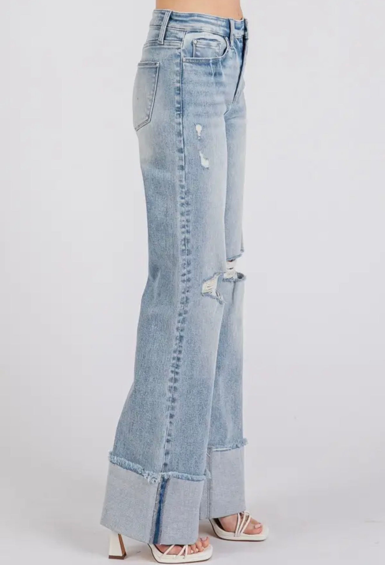 Petra153 High Rise Super Stretch Wide
Flare w/ Cuffed Hem