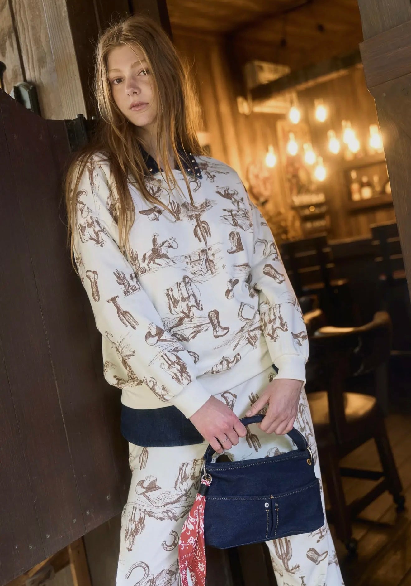 Western Print Crew Neck Long Sleeve
Knit Pullover