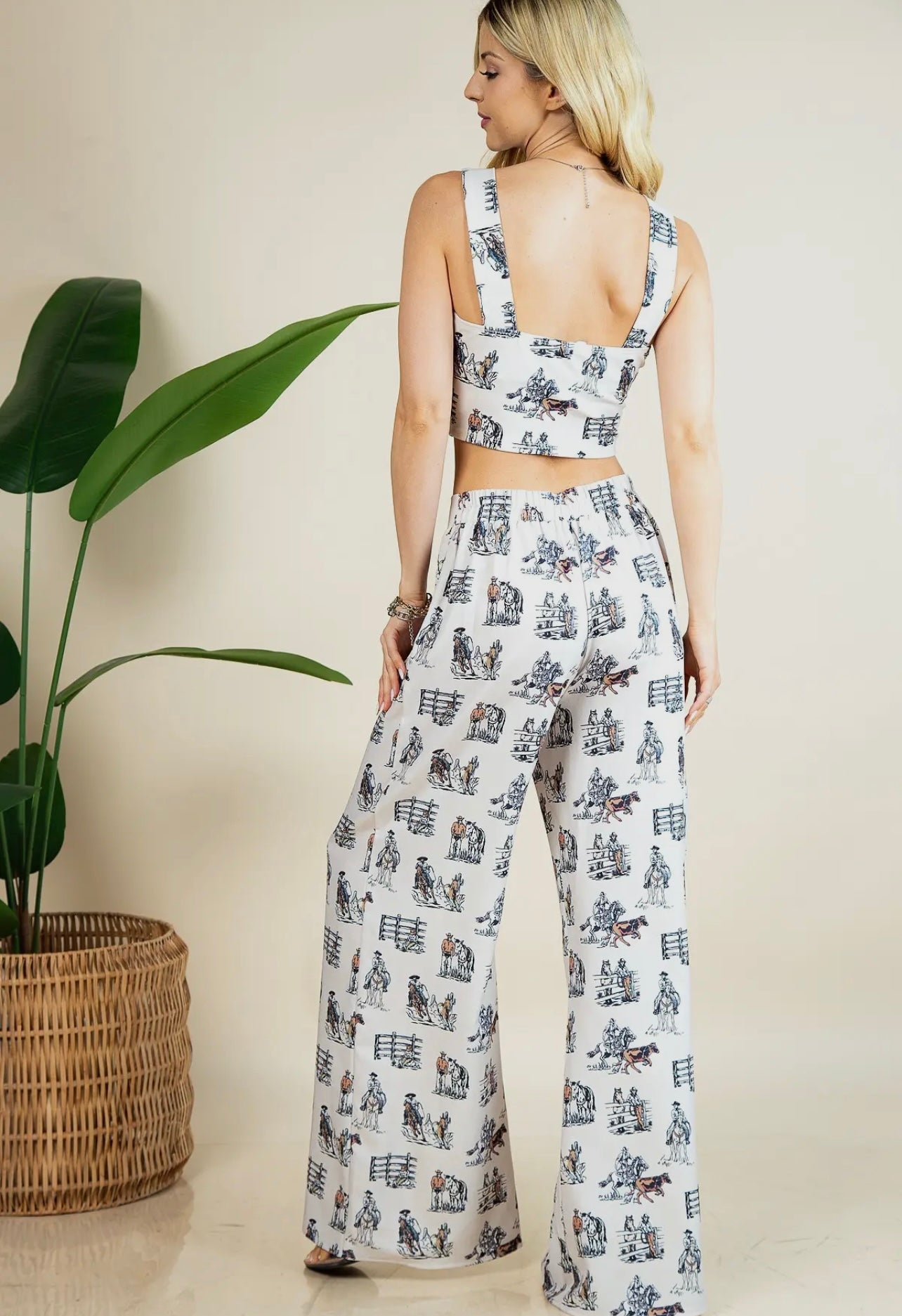 Western Horse Farm Print
Elastic Wide Dress Slacks