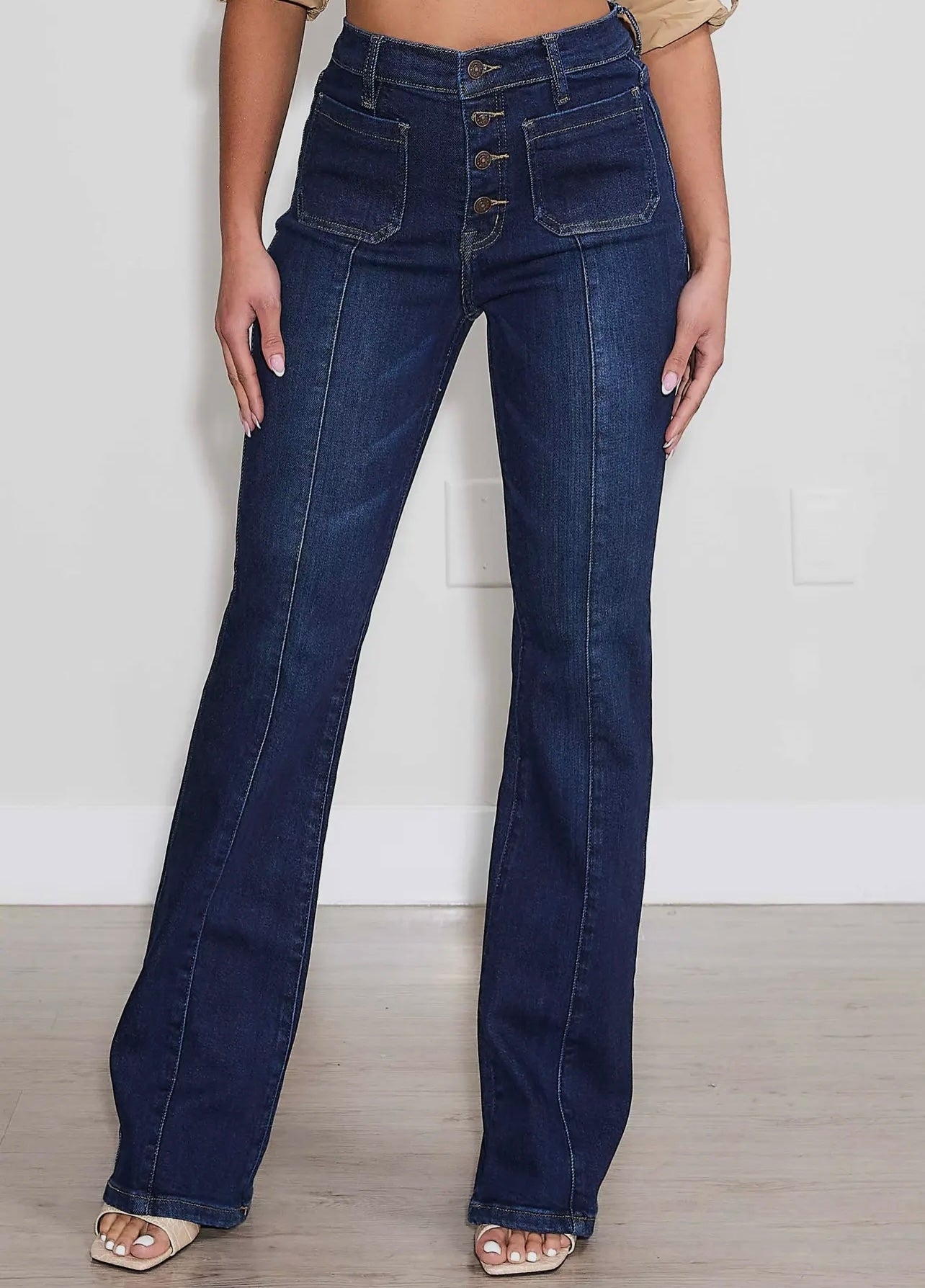 4 Buttons Square Pocket Bootcut Jeans