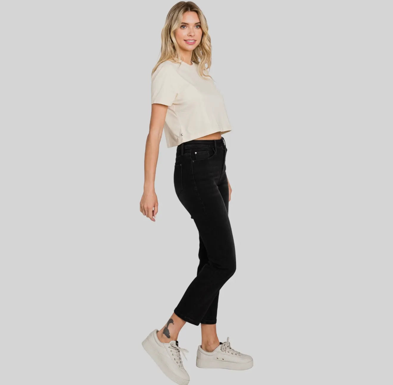 Petra153 High Rise Stretch Slim
Straight Jeans