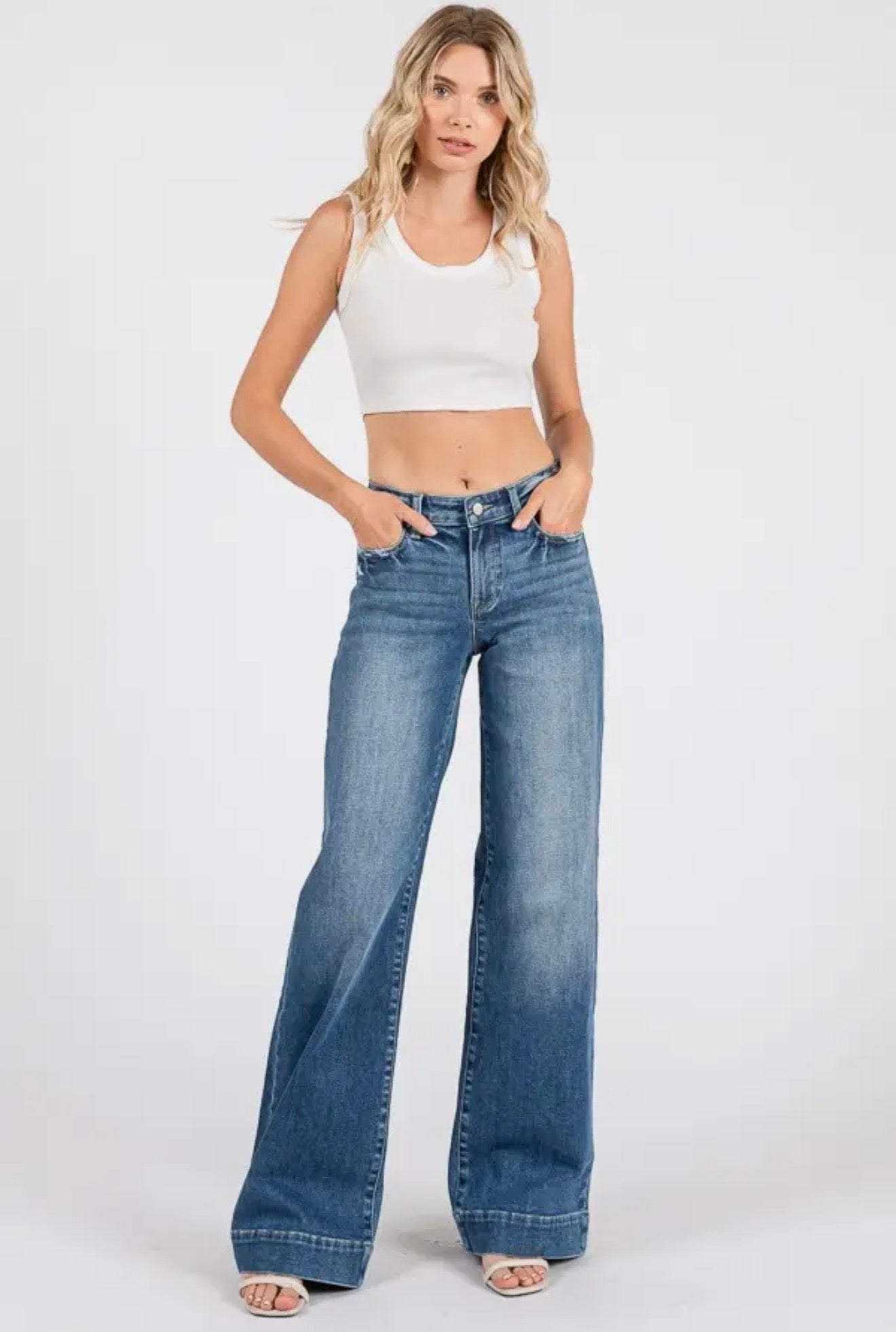 Petra153 Mid Rise Stretch Trouser
Wide Leg Jeans
