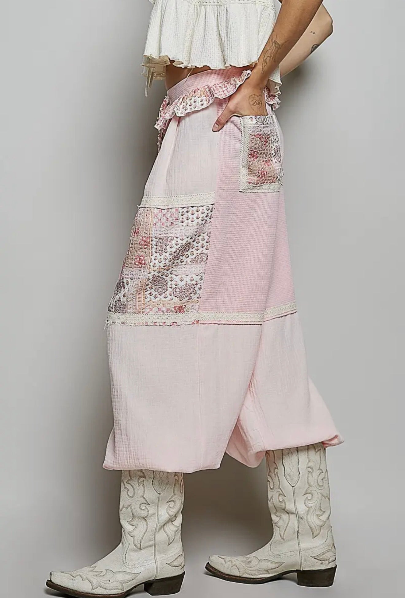 POL Floral Pattern Ruffle Waist Band Knit Jogger Pants