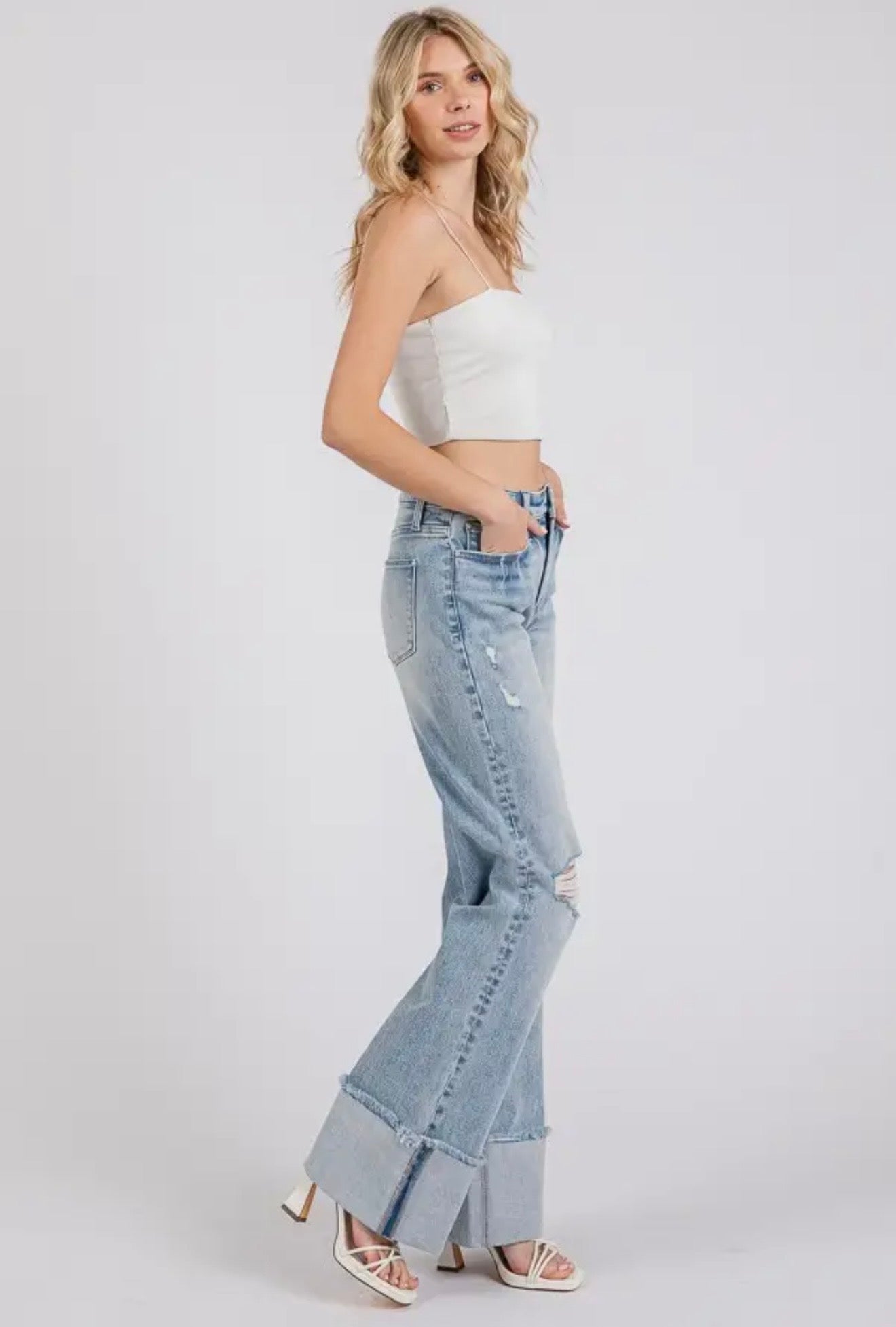 Petra153 High Rise Super Stretch Wide
Flare w/ Cuffed Hem