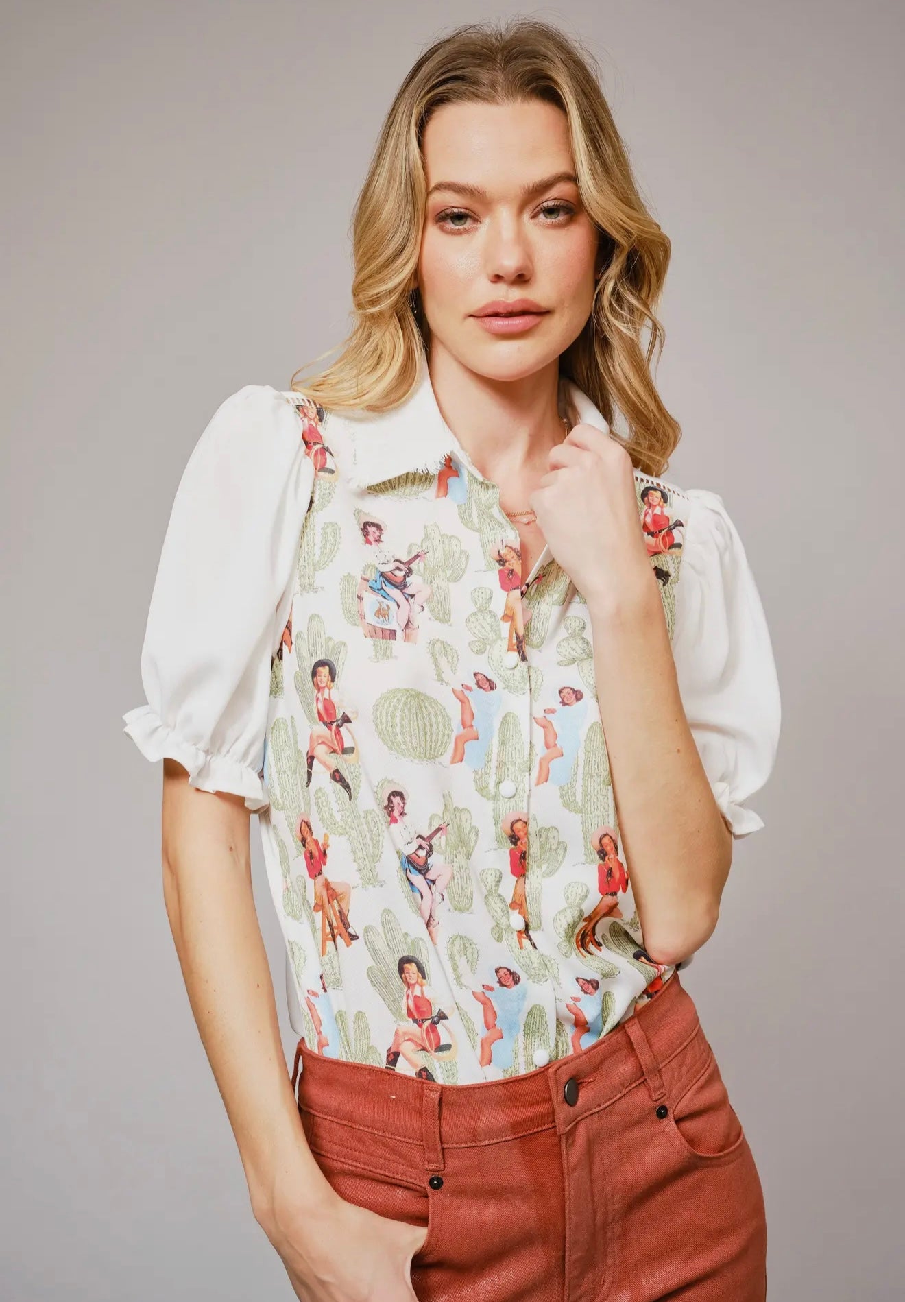 Pin Up Girl Cactus Print Lace
Collar Blouse