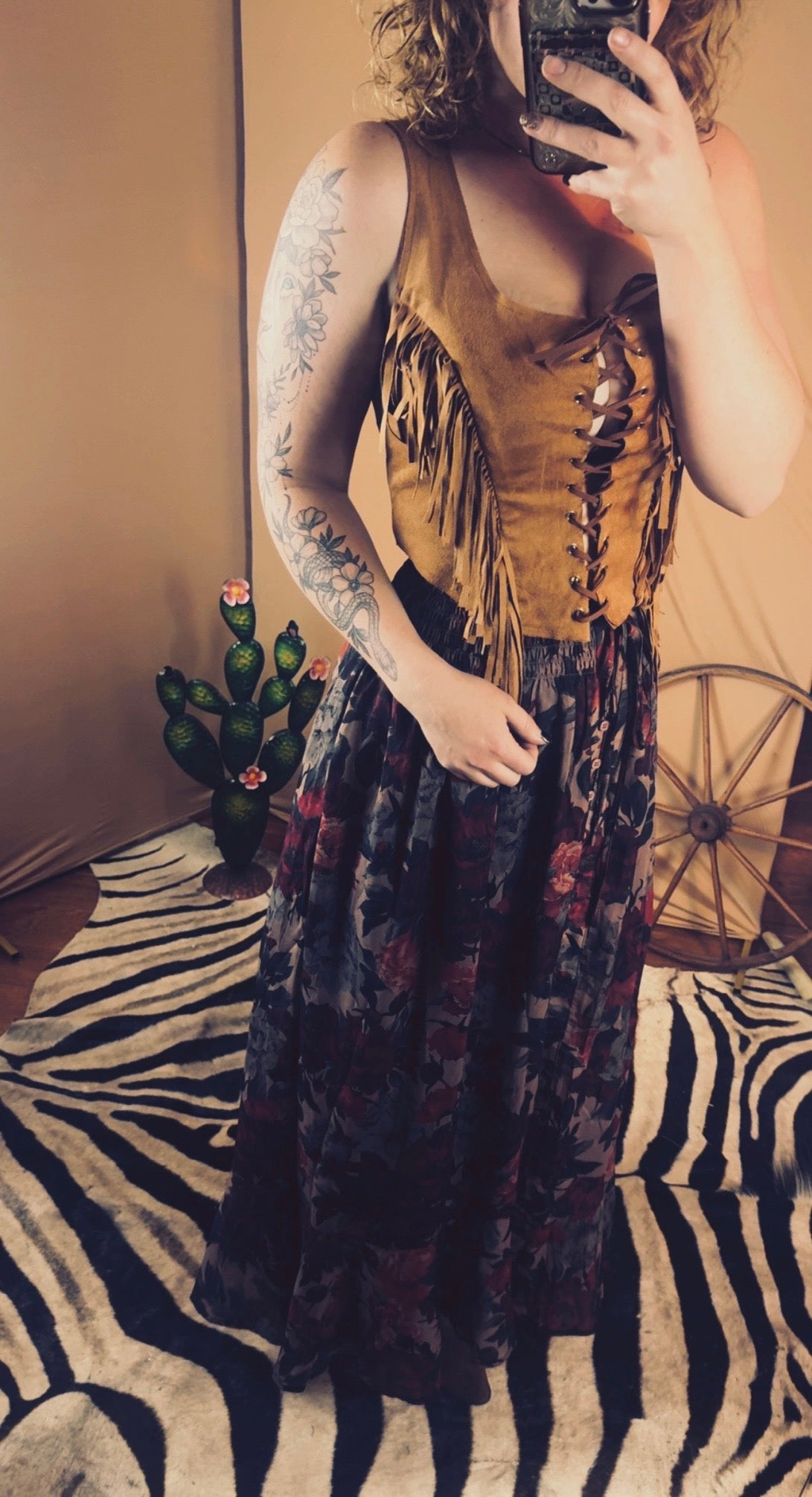 Floral-Print Drawstring Button-Front
Maxi Skirt