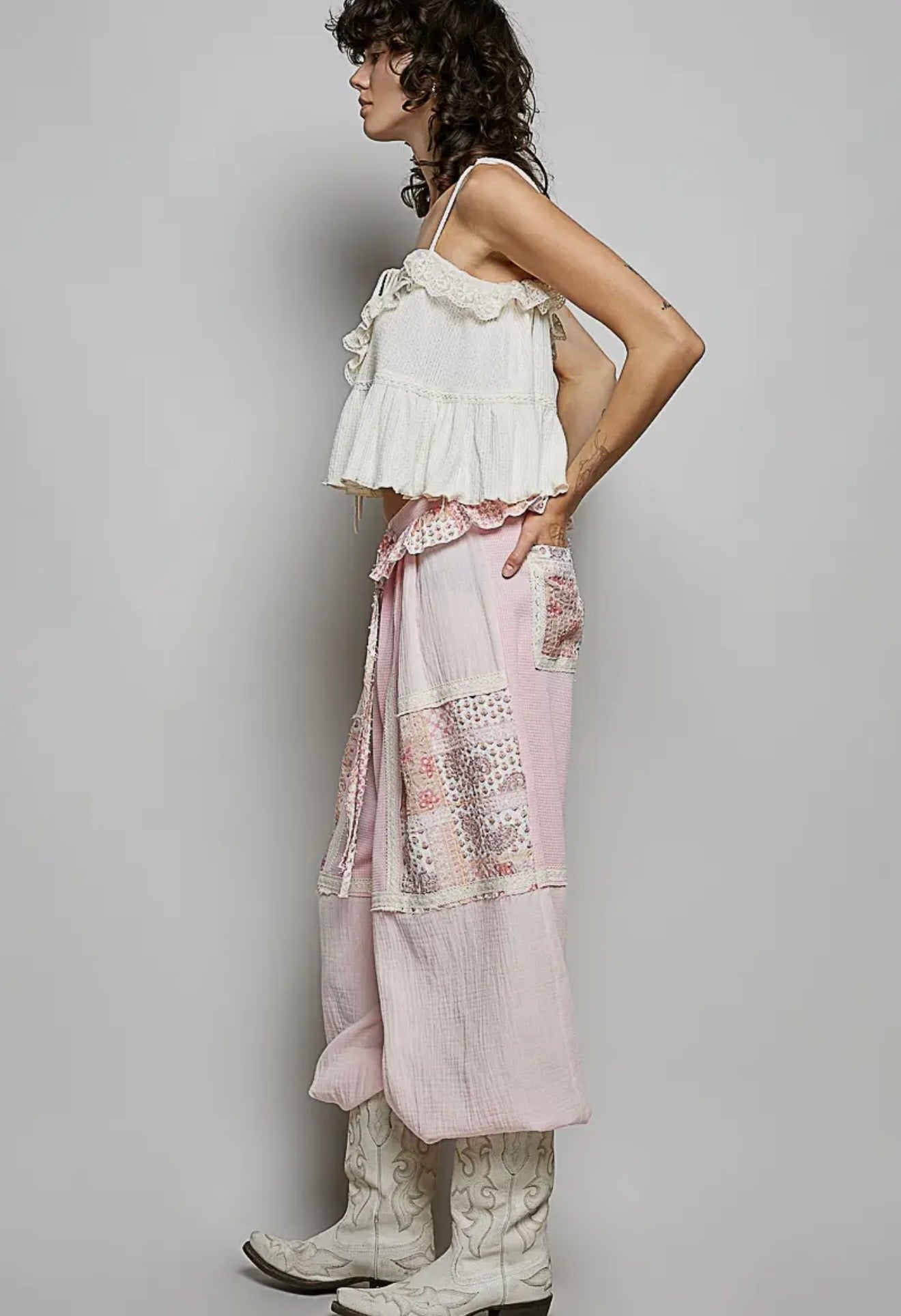 POL Floral Pattern Ruffle Waist Band Knit Jogger Pants