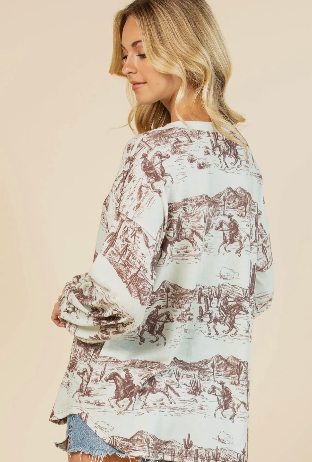 KAIA Western Lifestyle Print Нассі Pullover