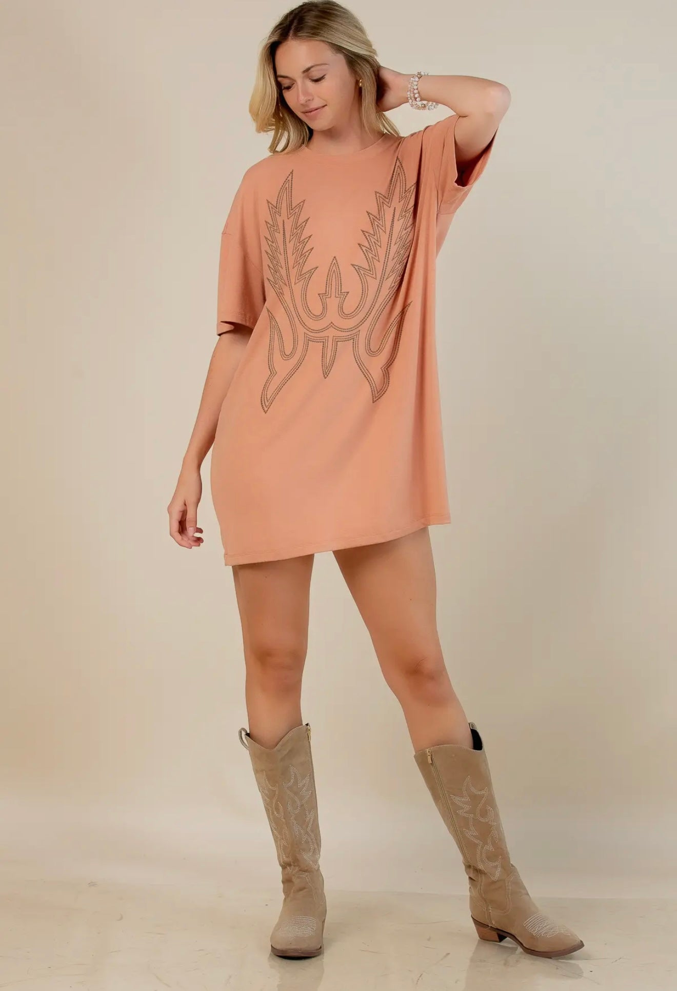 Lidia Western Boots Print T
Shirt Dress