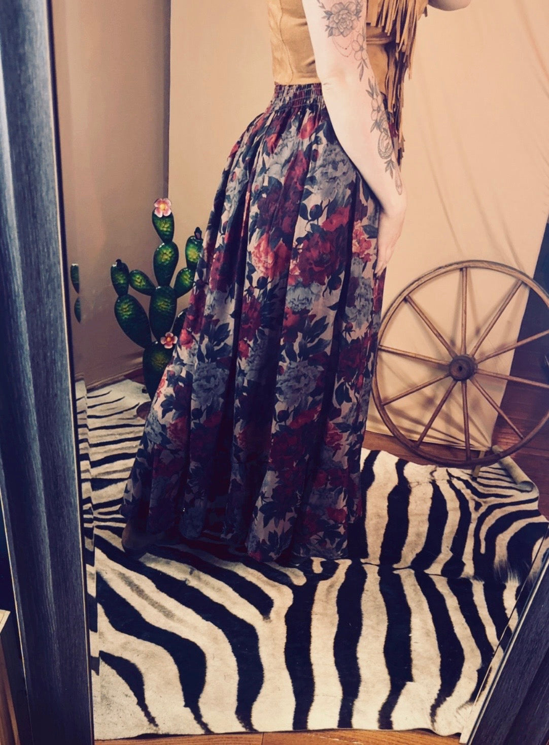 Floral-Print Drawstring Button-Front
Maxi Skirt