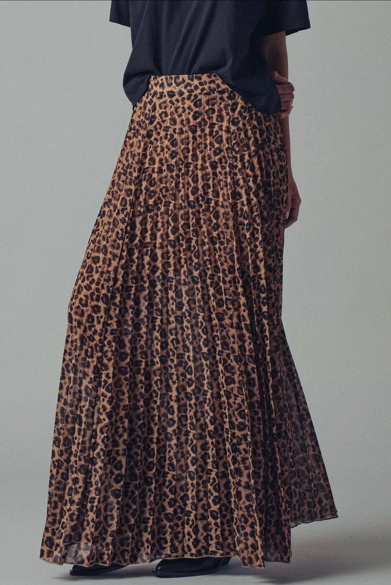 Sophisticated Leopard Print Pleated Flowy
A Line Skirt