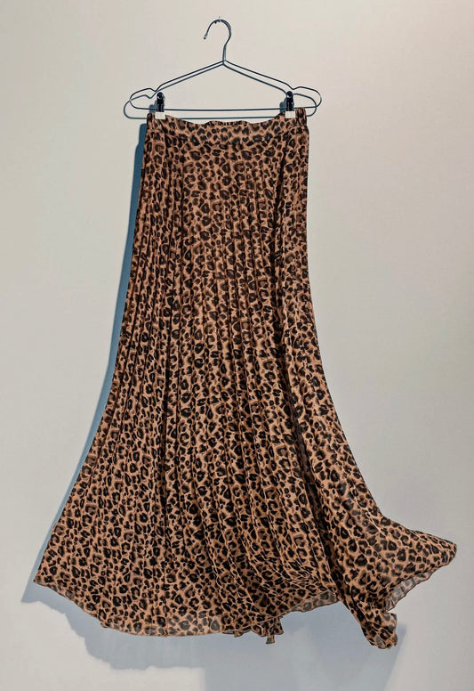 Sophisticated Leopard Print Pleated Flowy
A Line Skirt