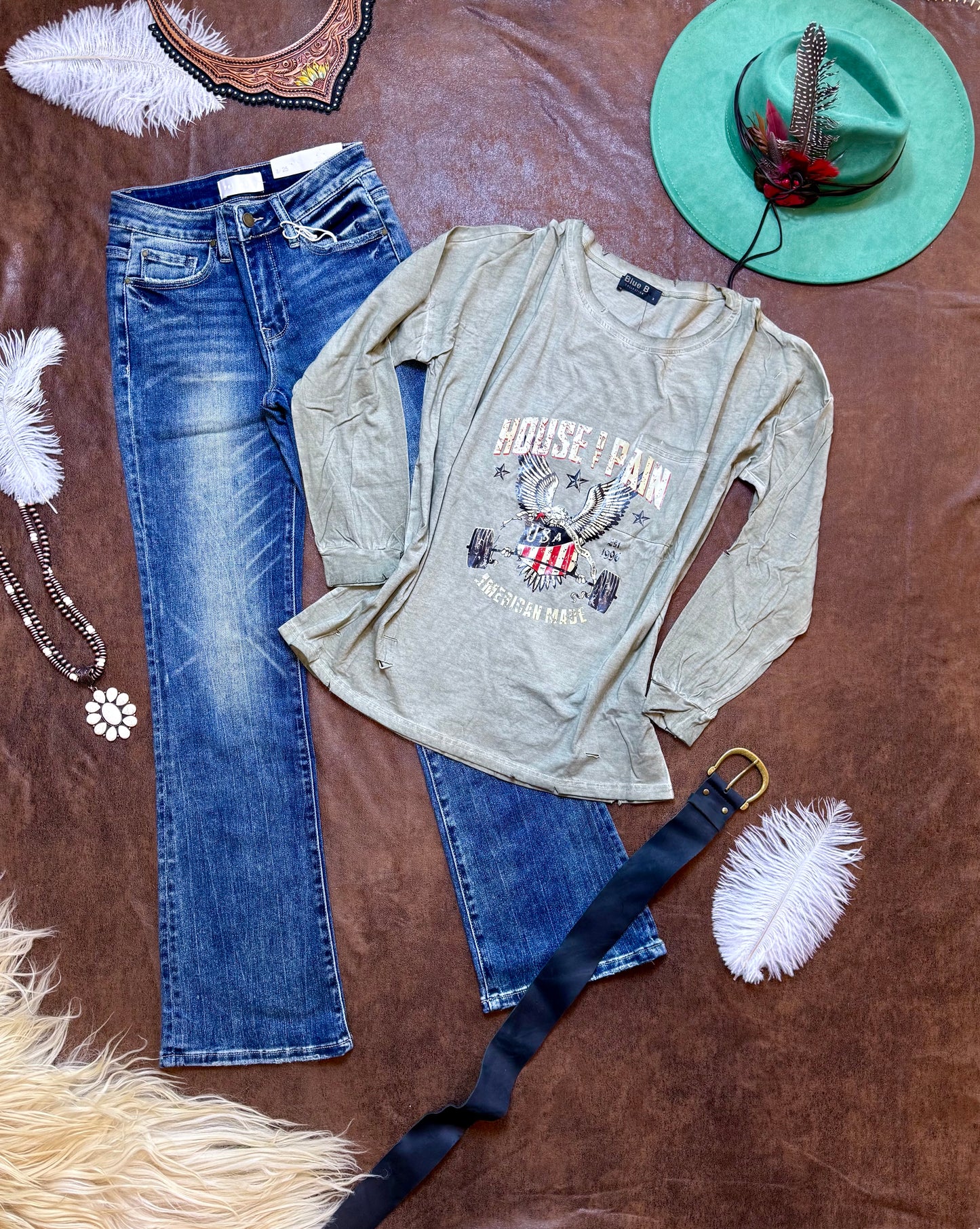 Distressed Mineral Washed
Eagle Graphic Tee