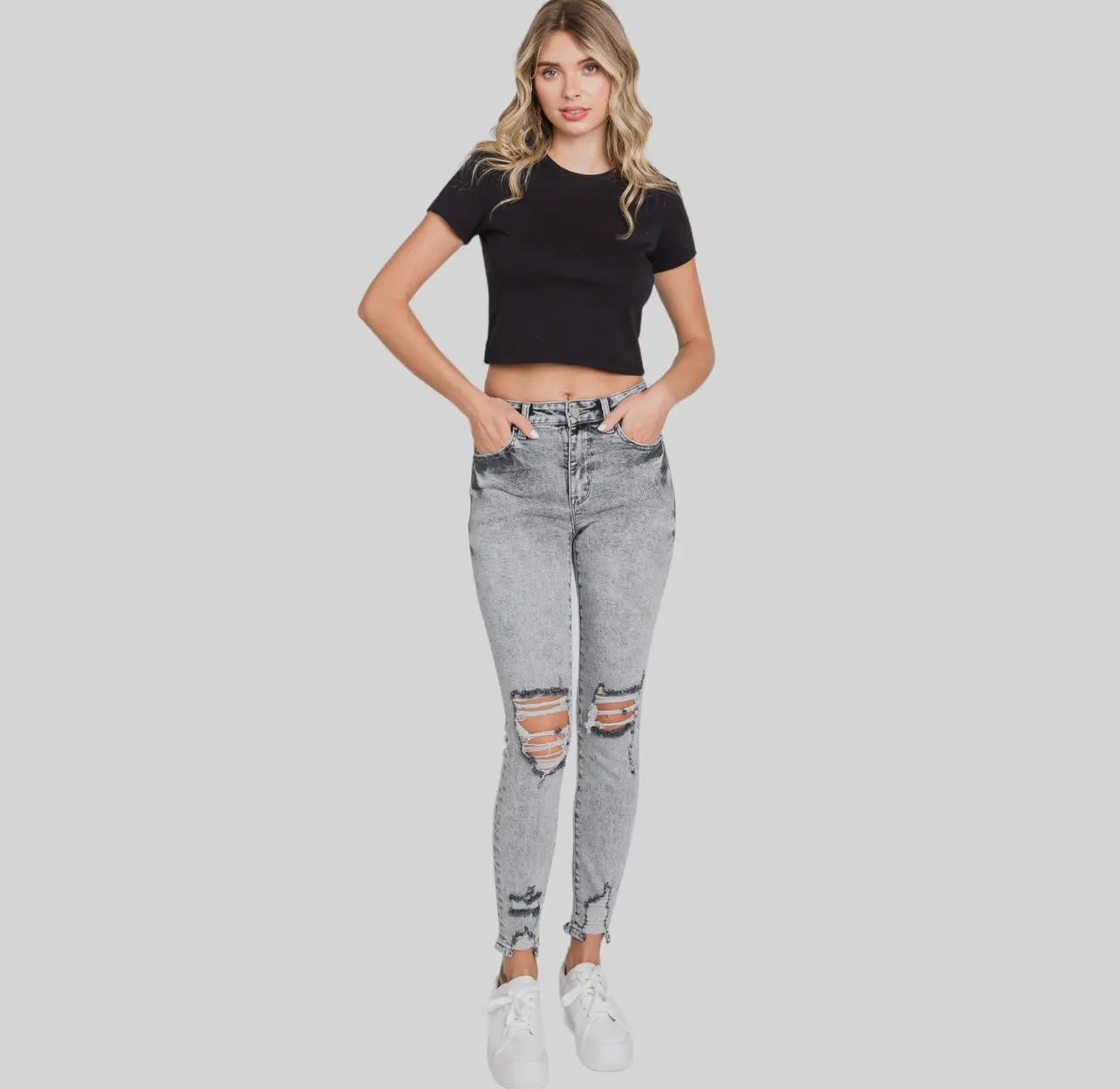 Petra153 High Rise Stretch Ankle
Skinny w/ Distressed Hem Grey Acid Wash