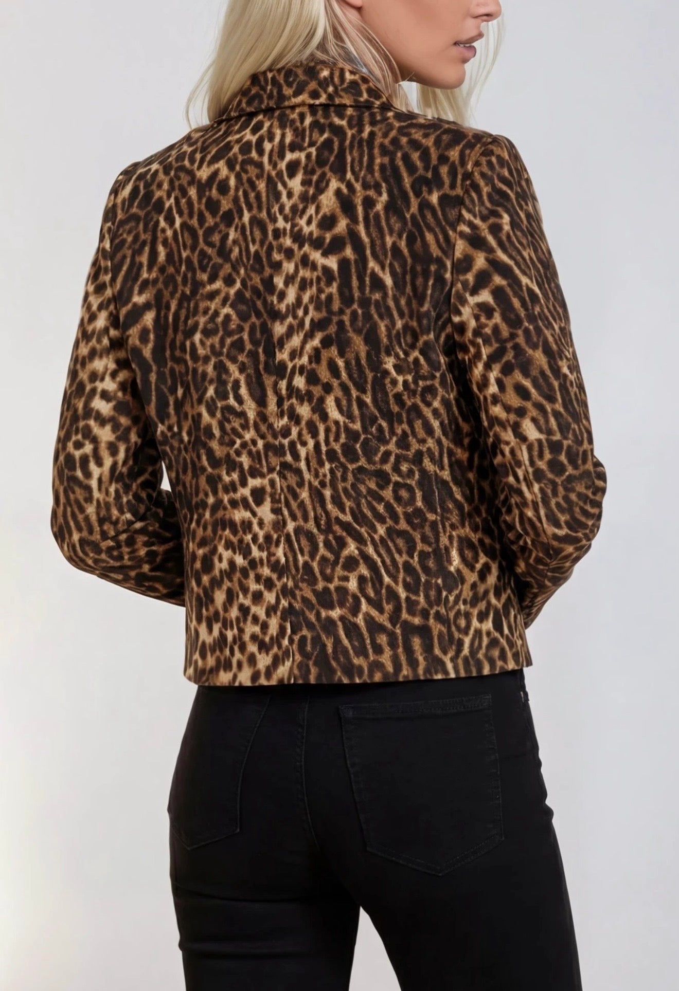 Velvet Leopard Print Cropped
Blazer