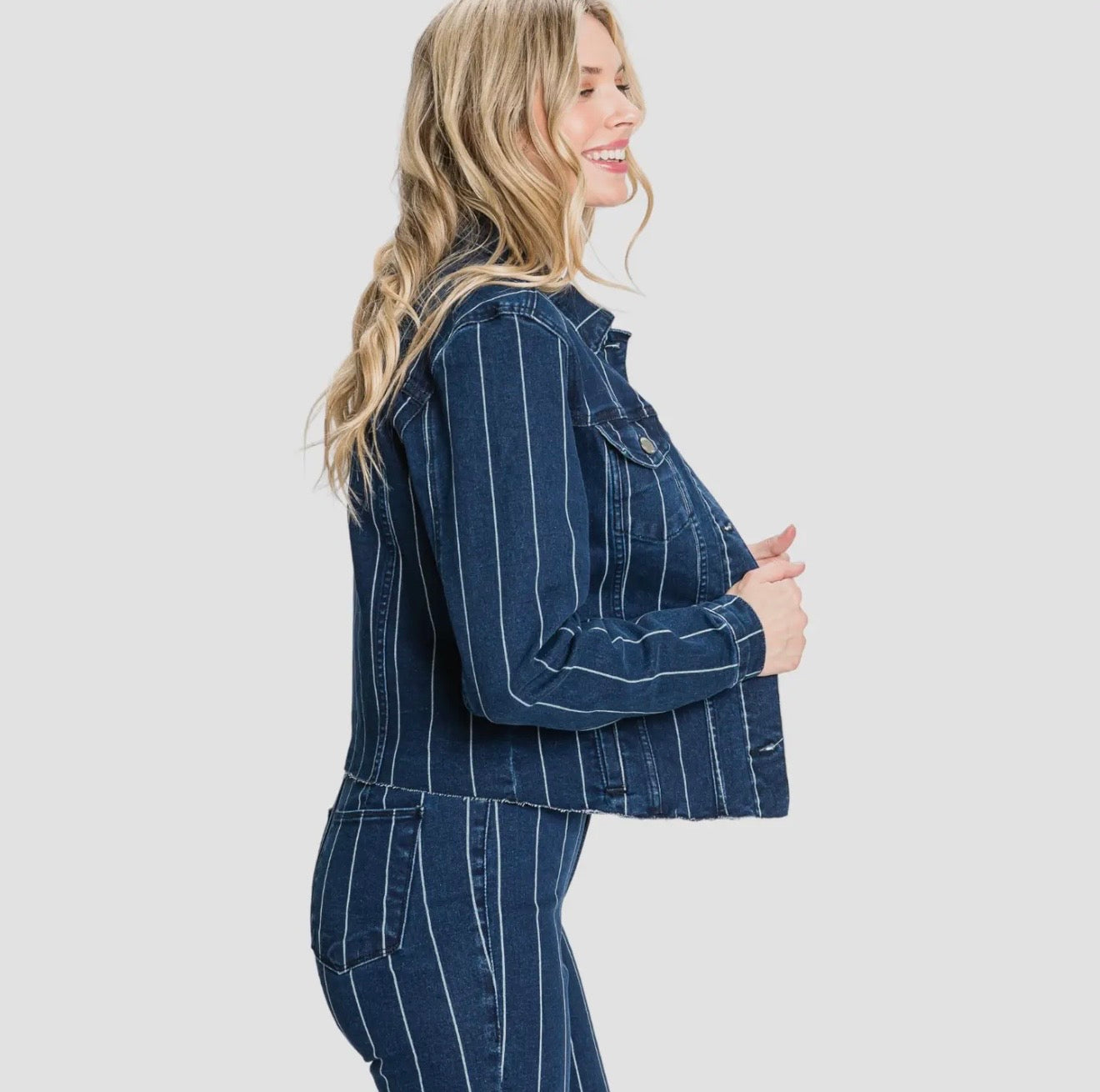 Petra153 Stripe Print Stretch Cropped
Jacket with Raw Edges