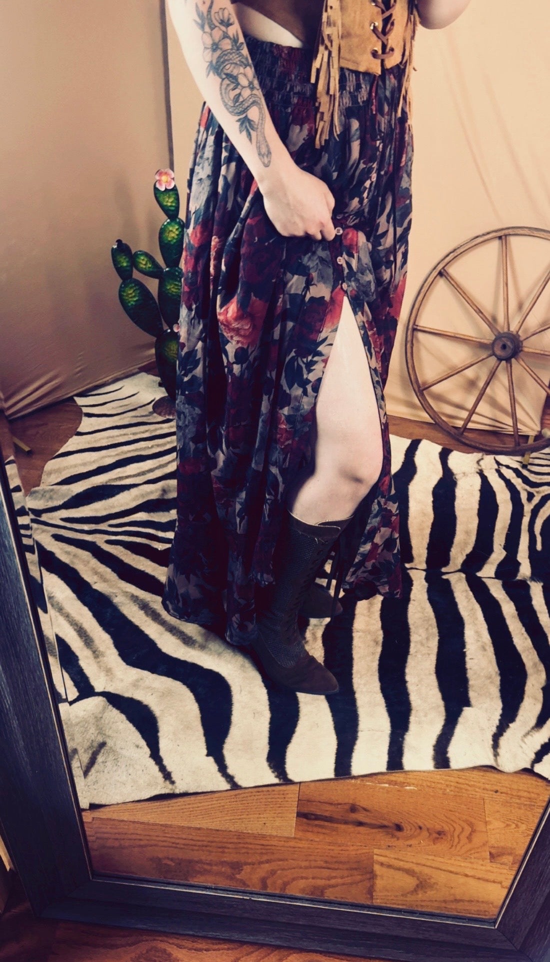 Floral-Print Drawstring Button-Front
Maxi Skirt