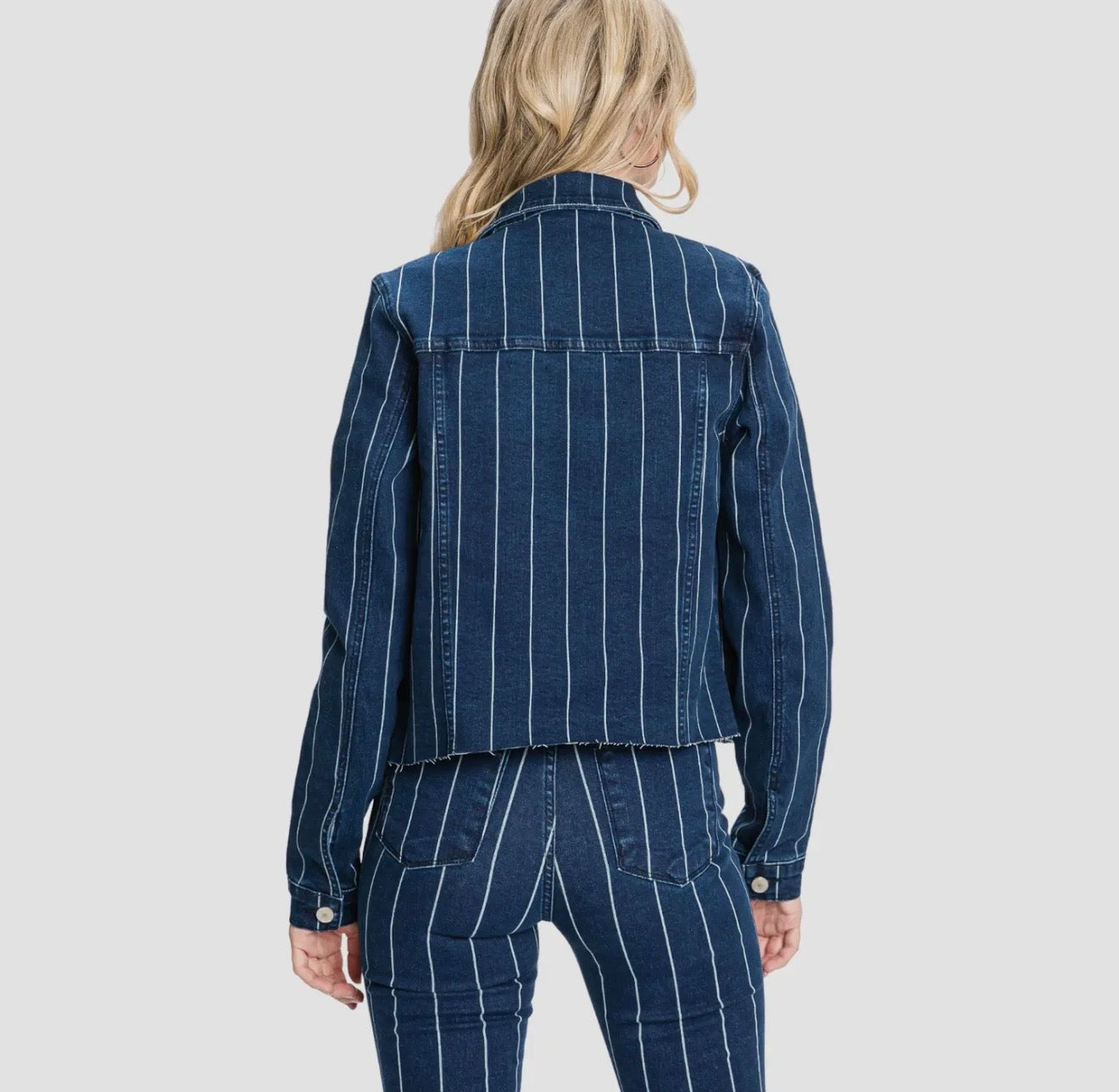 Petra153 Stripe Print Stretch Cropped
Jacket with Raw Edges
